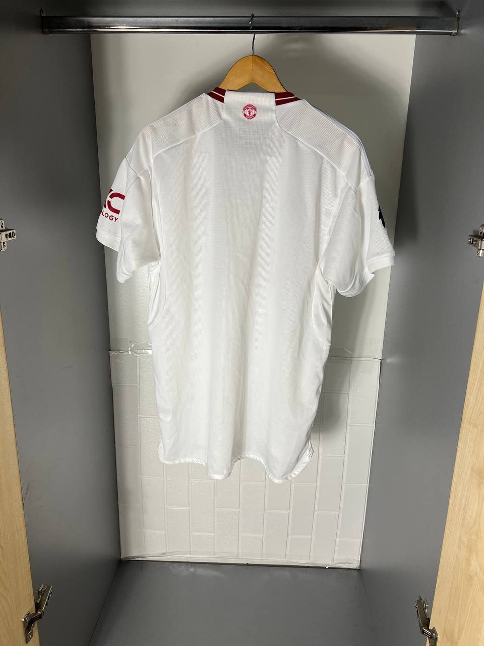 Vintage VERY RARE ADIDAS FC MANCHESTER UNITED ENGLAND SOCCER JERSEY Size US XXL / EU 58 / 5 - 10 Thumbnail