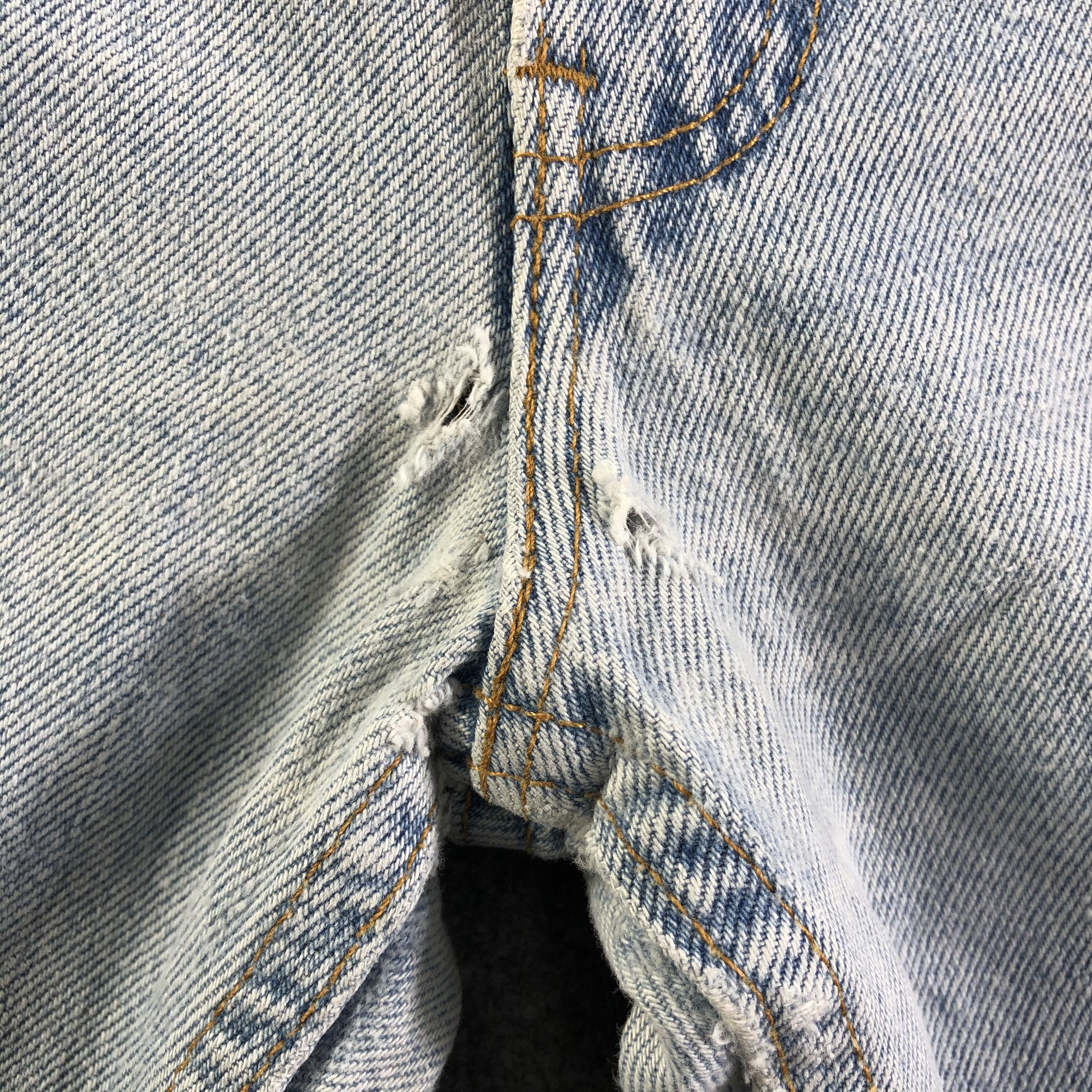 Levi's Vintage Light Wash Levis 505 Jeans-J4439 Size US 39 - 7 Thumbnail