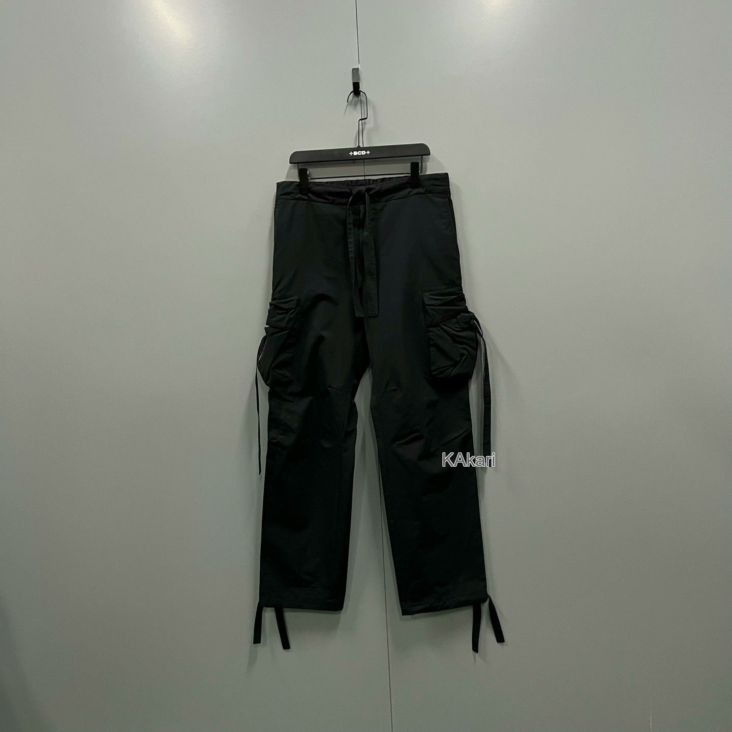 Louis Vuitton Louis Vuitton Black Pocket Strap Cargo Pants Size US 26 / EU 42 - 1 Thumbnail