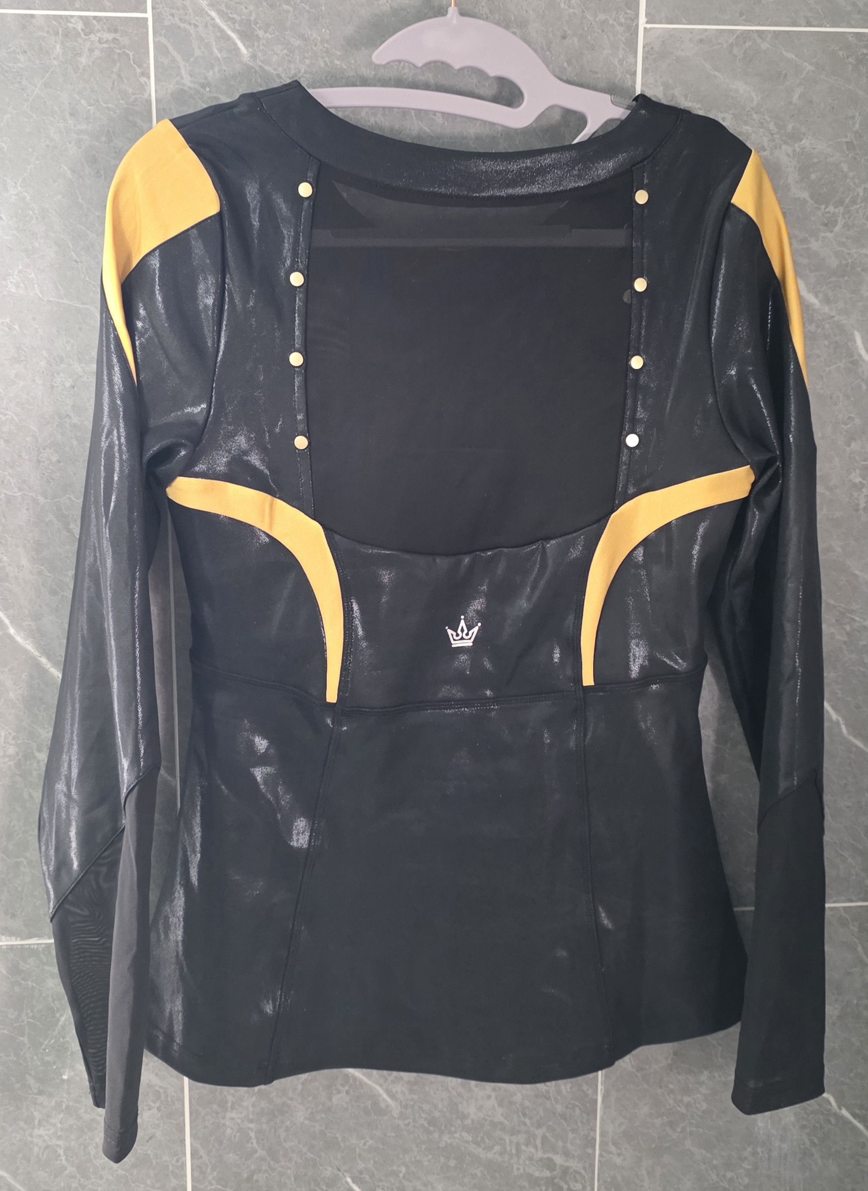 Other NWT Crowned Athletics Queen Panther Athletic Long Sleeve M Size M / US 6-8 / IT 42-44 - 2 Thumbnail