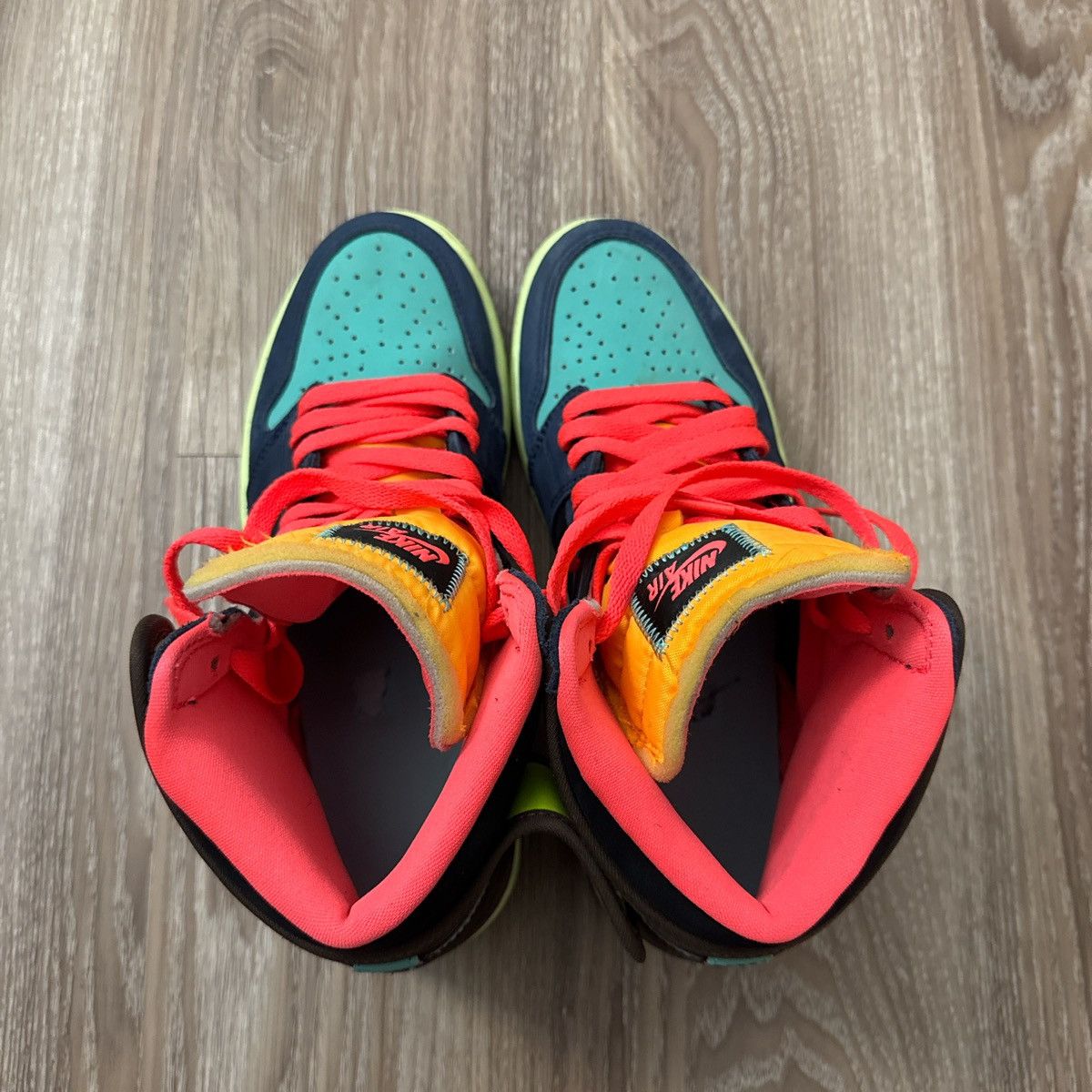 Jordan Brand × Nike 2020 Air Jordan Retro 1 'Tokyo Biohack' Size US 8.5 / EU 41-42 - 6 Thumbnail