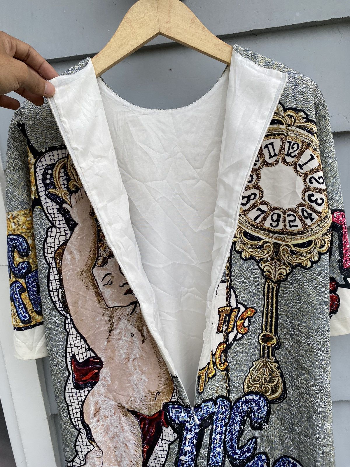 Vintage Pas La Ver Tic Tac Cupid Clock Dress Style & Diamond Details Size L / US 10 / IT 46 - 19 Thumbnail