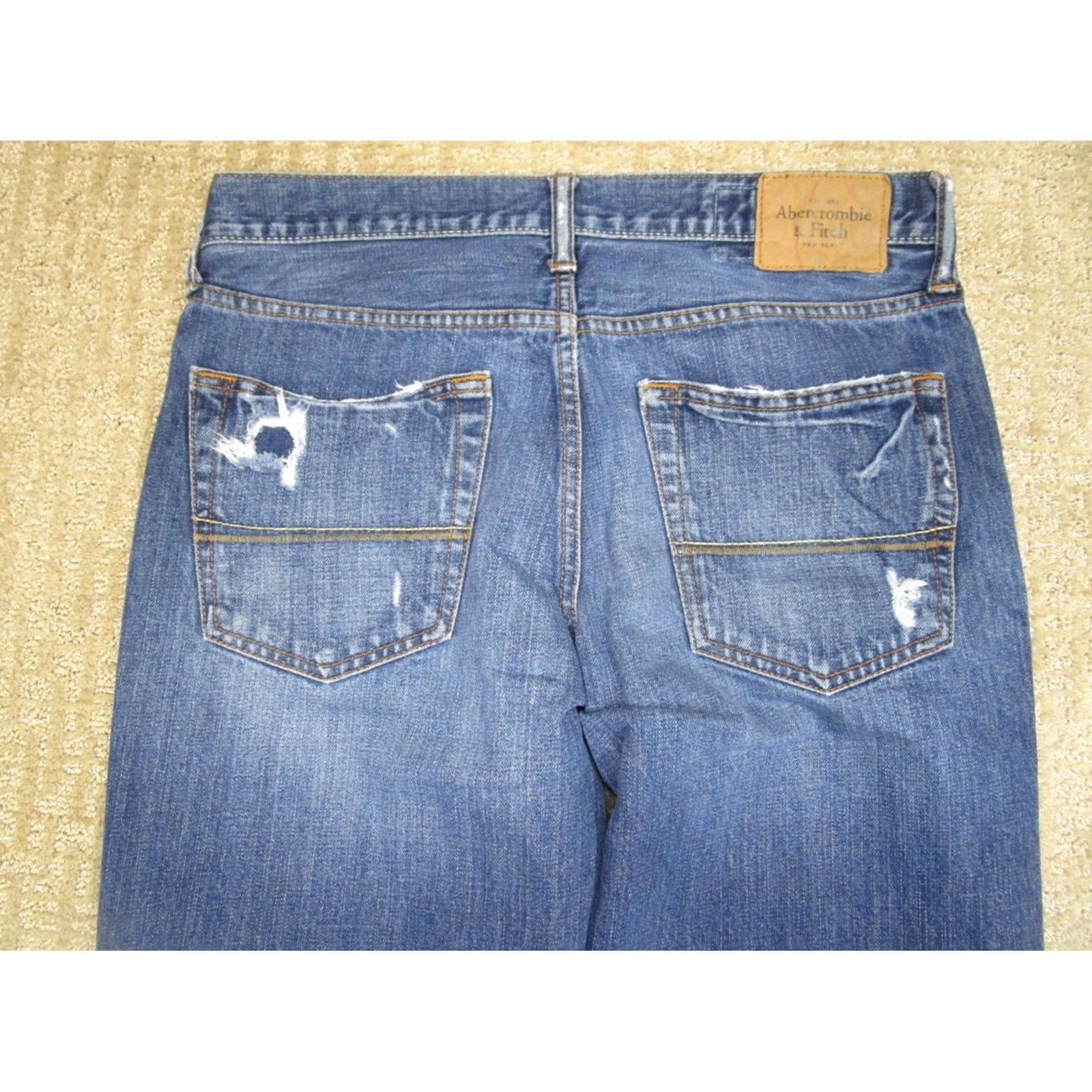 Abercrombie & Fitch Abercrombie & Fitch Jeans Men 31x32 Blue Button Fly Distressed Dark Wash Jeans Size US 31 - 4 Thumbnail