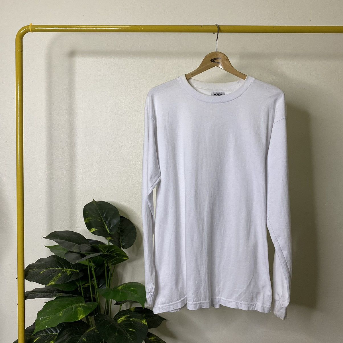Vintage Vintage 90s 5 Pro White Blank LS Crispy T Shirt Size US M / EU 48-50 / 2 - 1 Thumbnail