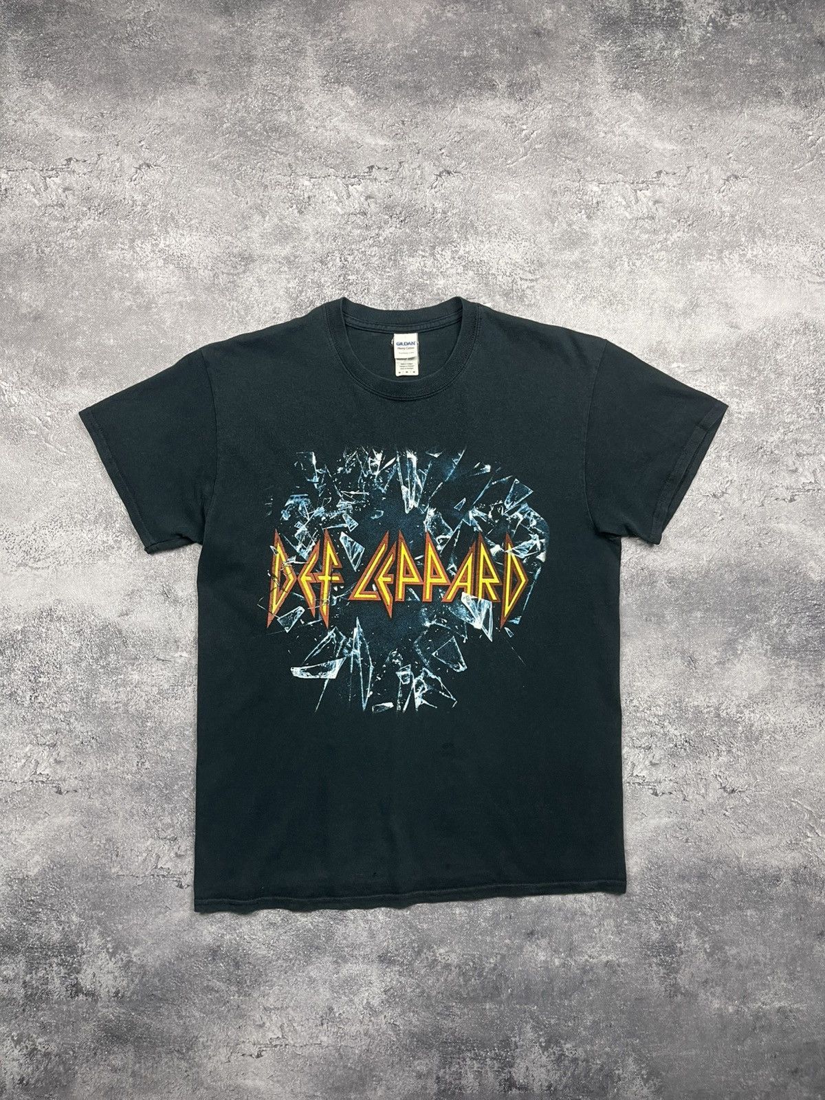 Def Leppard Vintage Def Leppard Tour Band 2015 Heavy Metal Rock T-Shirt Size US M / EU 48-50 / 2 - 1 Thumbnail