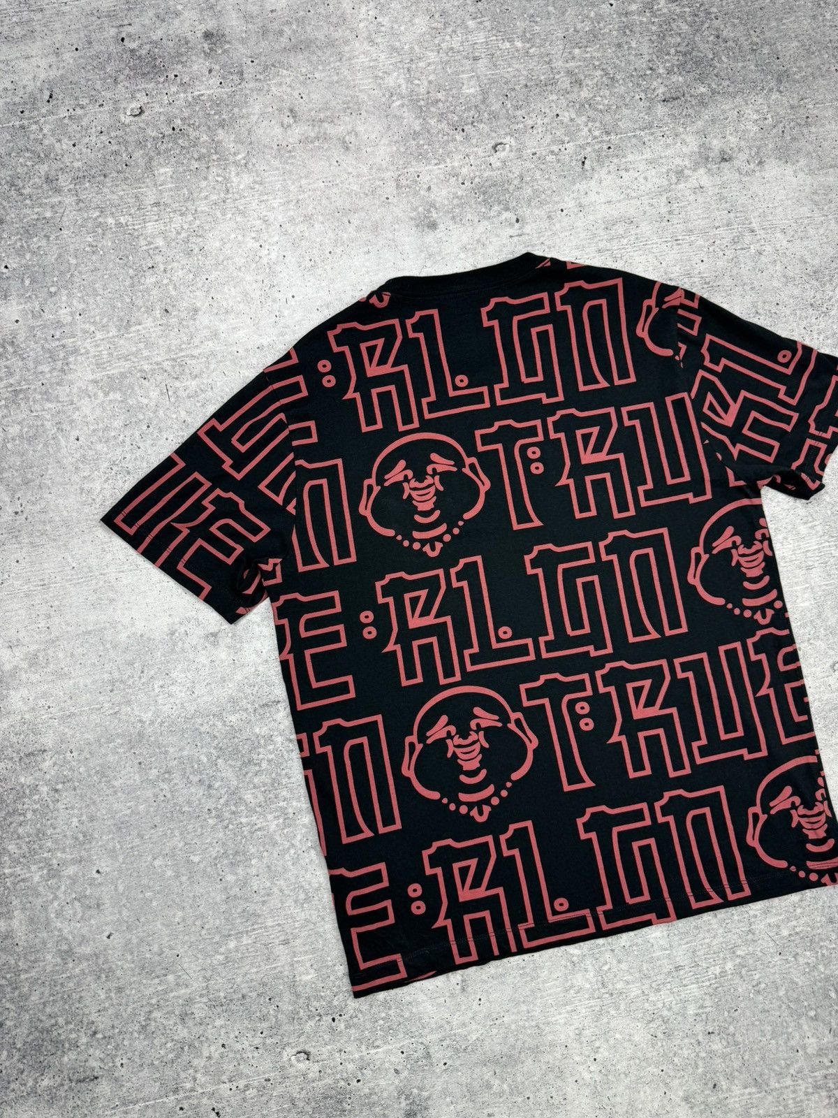 True Religion Vintage True Religion Big Monogram Logo Multilogo T-Shirt Size US L / EU 52-54 / 3 - 13 Thumbnail