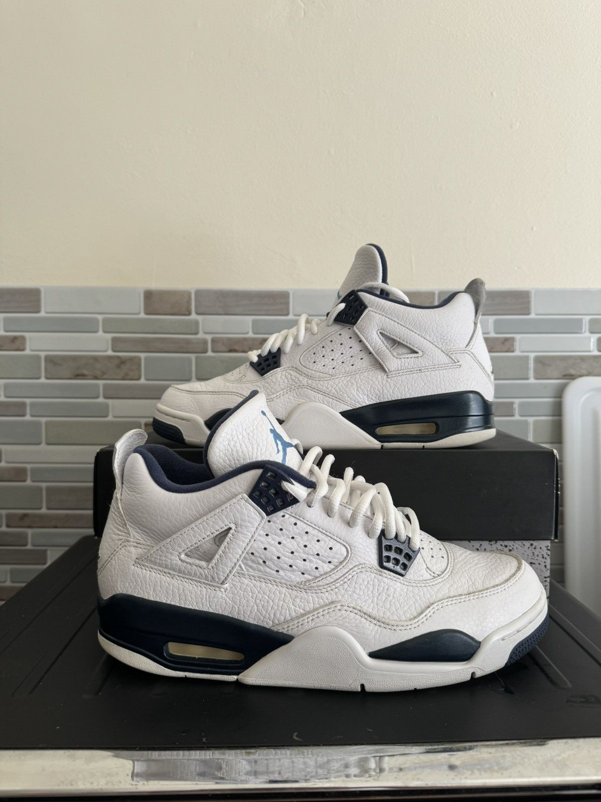 Jordan Brand Jordan 4 Retro Columbia Size US 9 / EU 42 - 1 Thumbnail