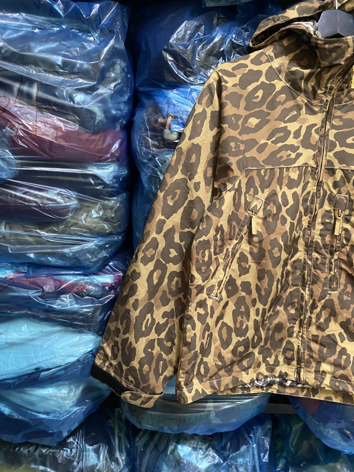 If Six Was Nine VINTAGE Y2K RNA JAPANESE PUNK BRAND LEOPARD HOODIE Size US S / EU 44-46 / 1 - 5 Thumbnail