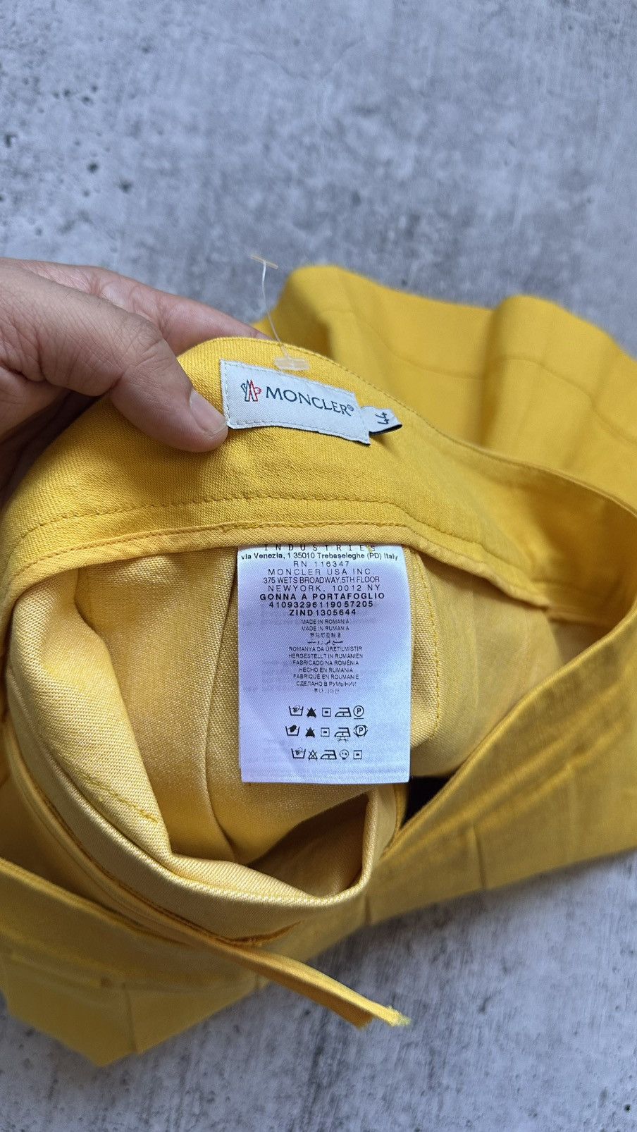Moncler Women's Moncler Gonna A Portafoglio Yellow Mini Skirt Size 30" / US 8 / IT 44 - 11 Thumbnail