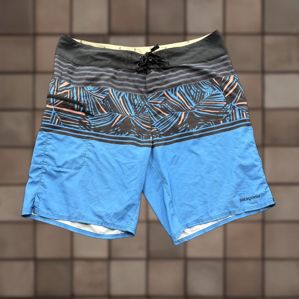 Patagonia Patagonia Board Shorts Mens 36 Blue Black Palm Print Swim Trunks Surf Pocket Size US 36 / EU 52 - 1 Thumbnail