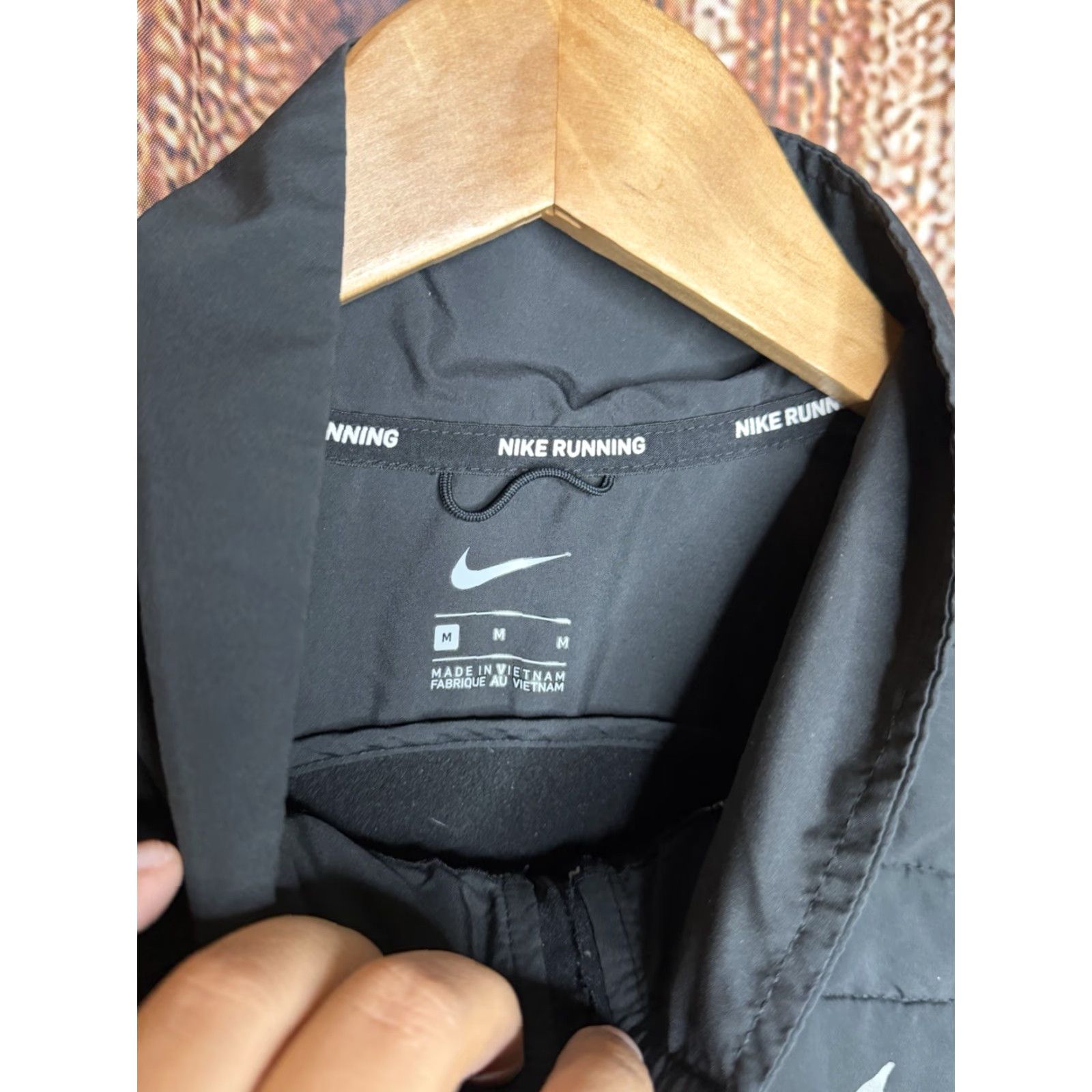 Nike Nike Sportswear Essential Running Jacket Women Medium Black 855159 010 Size M / US 6-8 / IT 42-44 - 2 Thumbnail