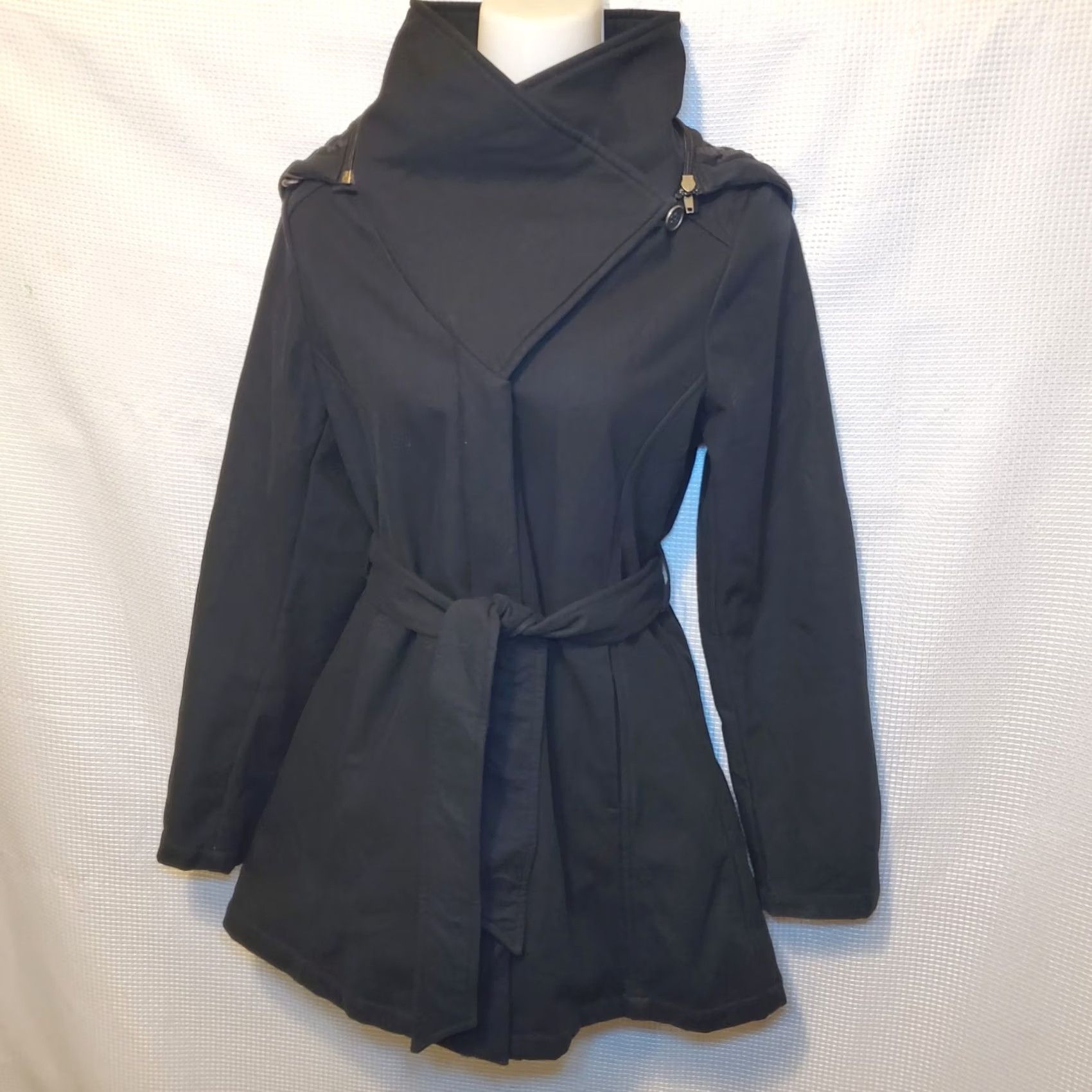Anthropologie Anthropologie Mia Melons Everglades Hooded Rain Jacket Black Solid Mid-Length Zip Belt Long Sleeve Women S Black Size S / US 4 / IT 40 - 4 Thumbnail
