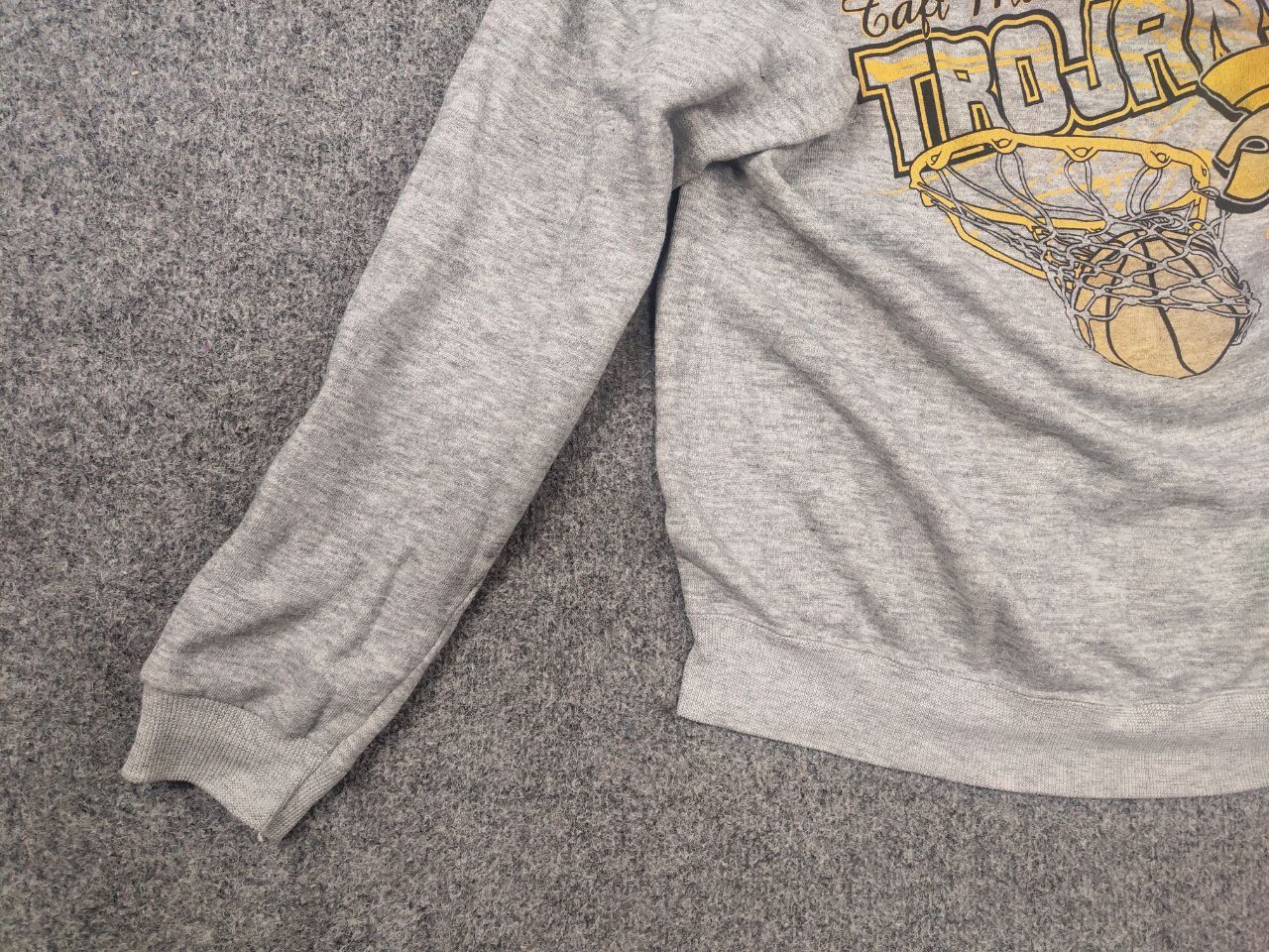 Vintage Vintage 90' Taft Middle School TROJANS basketball Sweatshirt Size US L / EU 52-54 / 3 - 9 Thumbnail