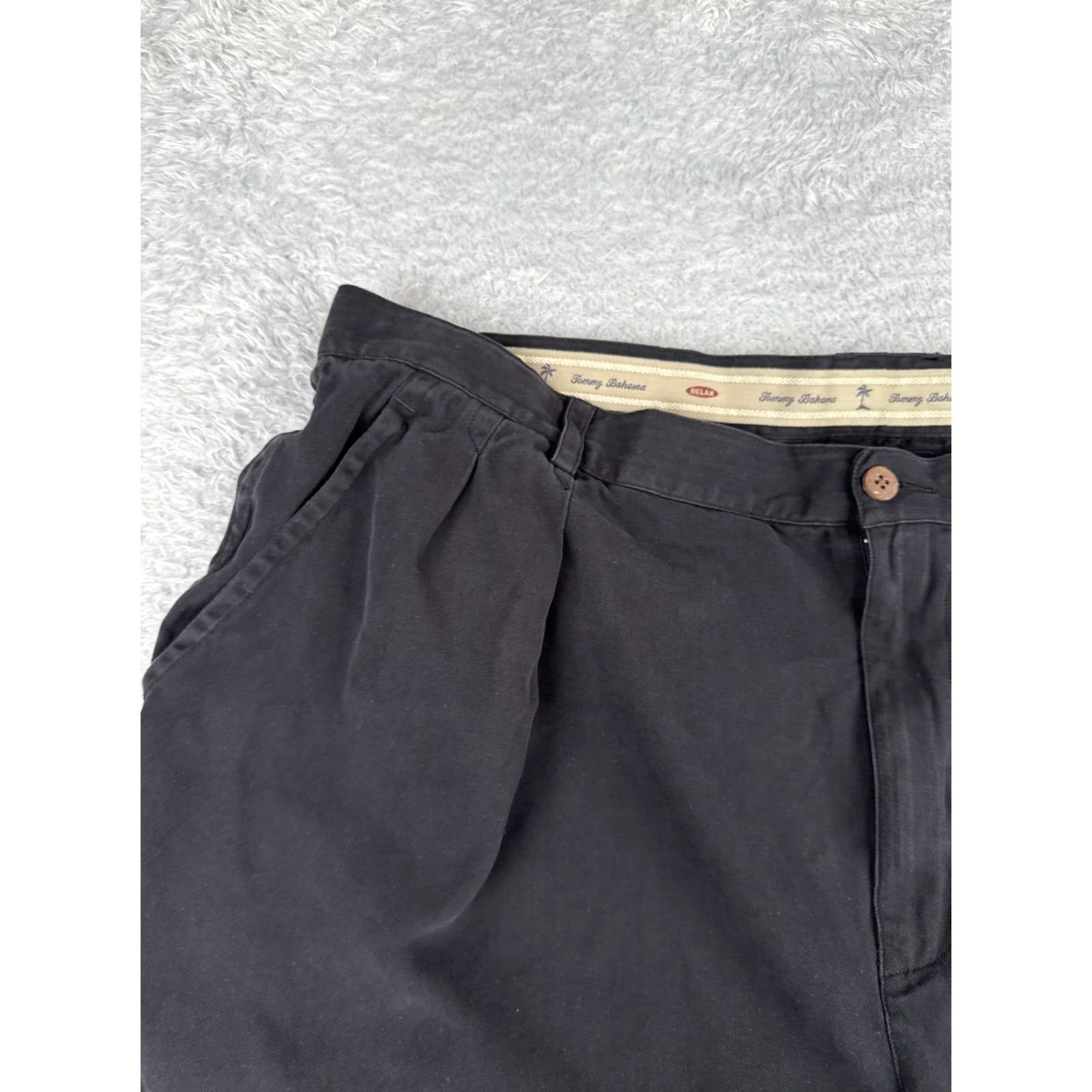 Tommy Bahama Tommy Bahama Shorts Mens Bermuda 42 Black Silk Pleated Beach Vacation 42x9 Size US 42 / EU 58 - 4 Thumbnail