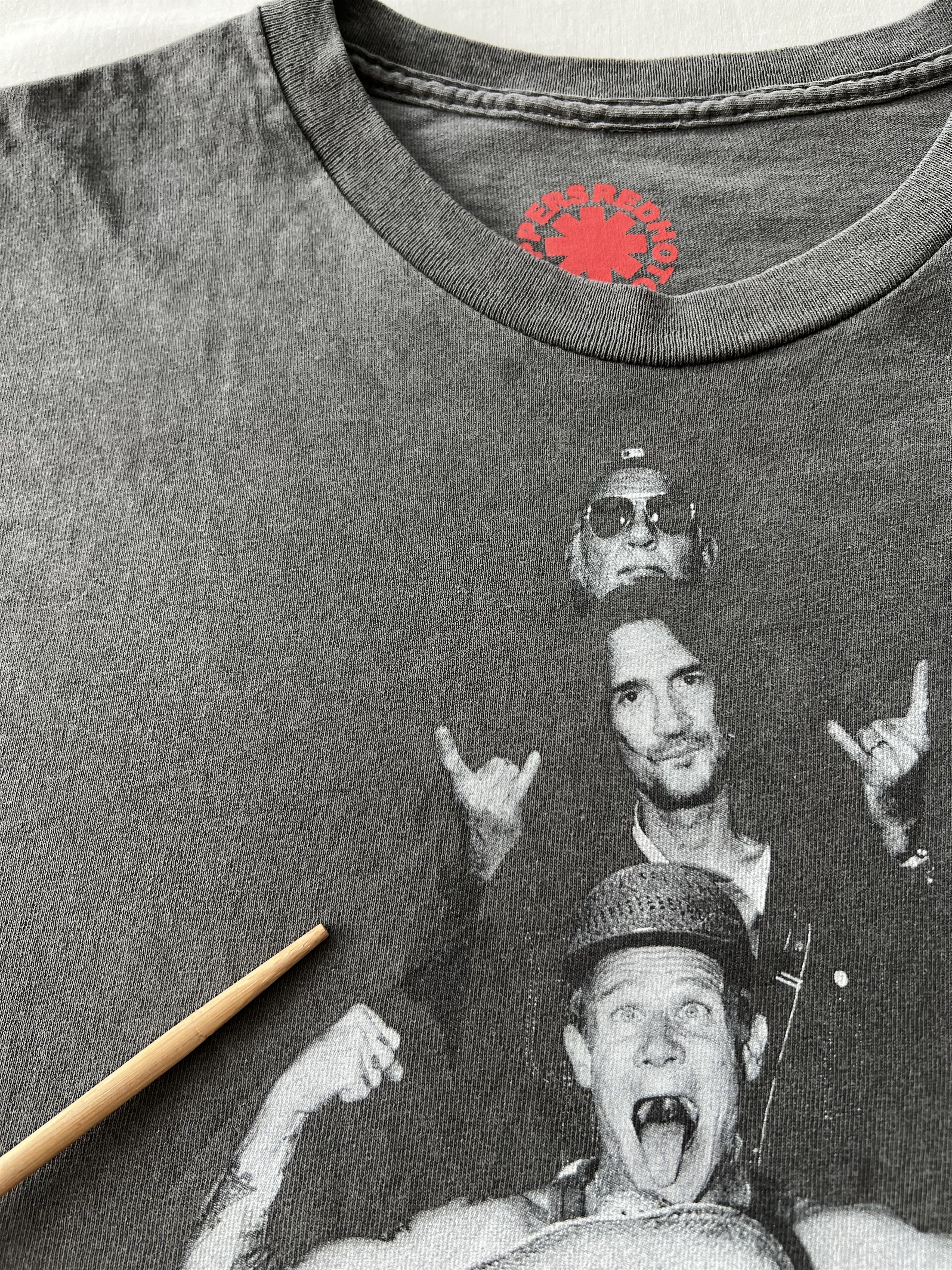 Band Tees Red Hot Chili Peppers Unlimited Love World Tour 2023 T-shirt Size US M / EU 48-50 / 2 - 11 Thumbnail