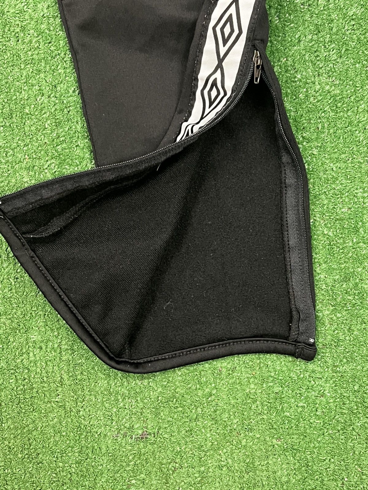 Umbro Umbro Double Diamond Youth Joggers Size US 28 / EU 44 - 3 Thumbnail