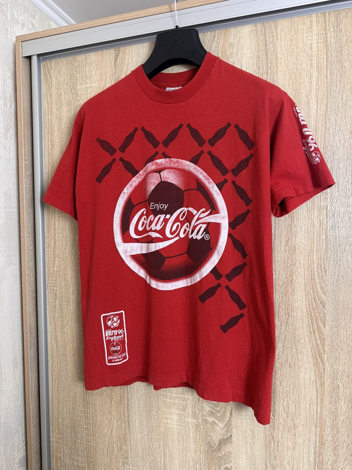 Coca Cola 🔥 UEFA EURO 1996 ENGLAND Coca Cola Graphic Print T Shirt Size US M / EU 48-50 / 2 - 2 Thumbnail