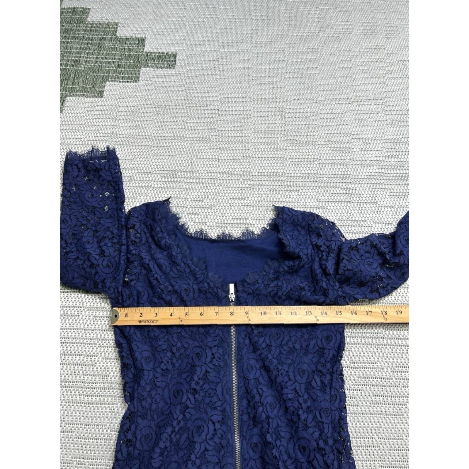 Diane von Furstenberg Diane von Furstenberg Dress Womens 4 Blue Floral Lace 3/4 Sleeve Pencil Dress Sheath Party Cocktail Size S / US 4 / IT 40 - 5 Thumbnail