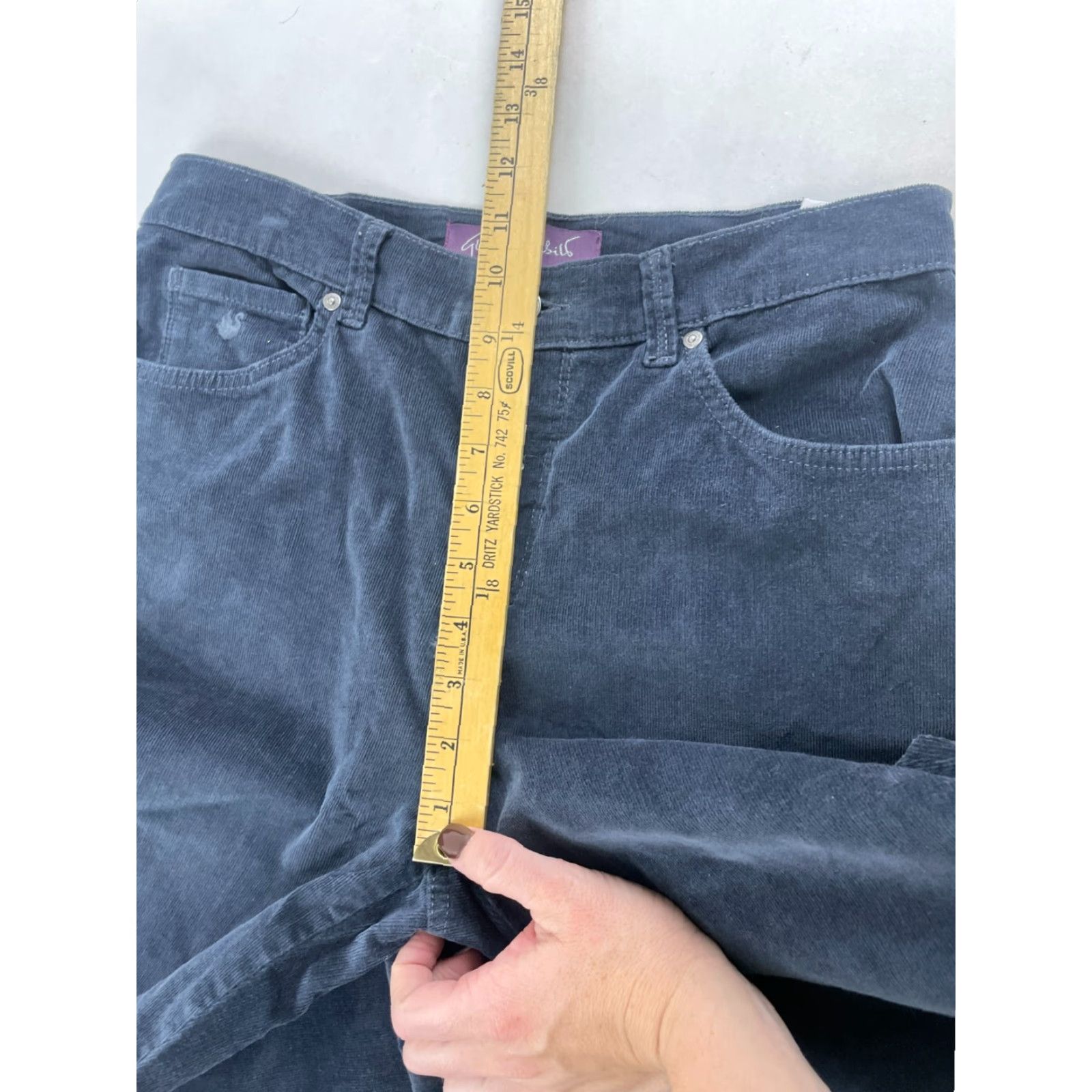Gloria Vanderbilt Gloria Vanderbilt Pants Women's Size 6 Blue Mid-Rise Corduroy Flat Front Straight Hemmed to 29" Inseam 29" Chino Solid Womens Size 28" / US 6 / IT 42 - 4 Thumbnail