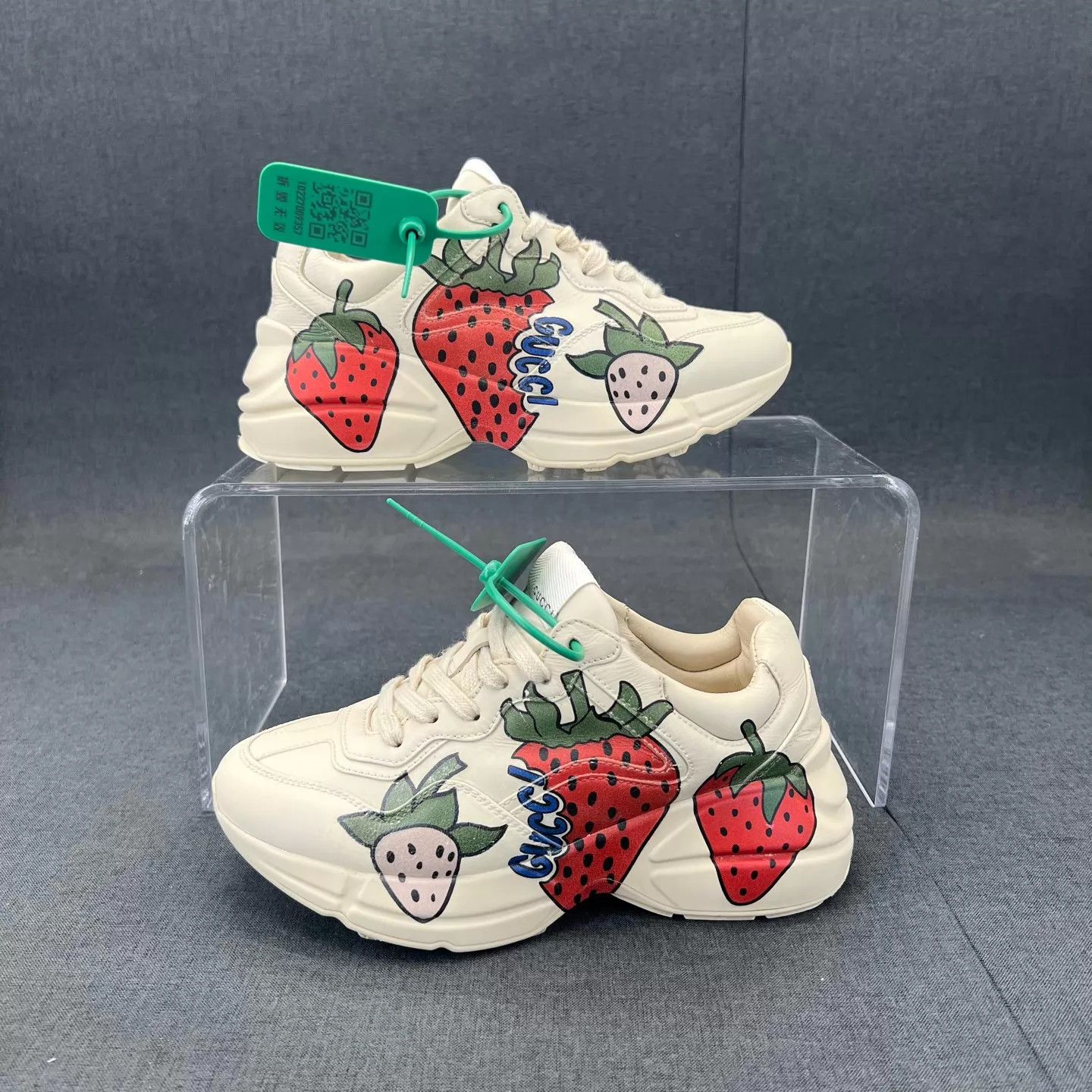 Gucci Gucci Rhyton Strawberry Dad Shoe Women's 34.5 Size US 4 / IT 34 - 2 Thumbnail