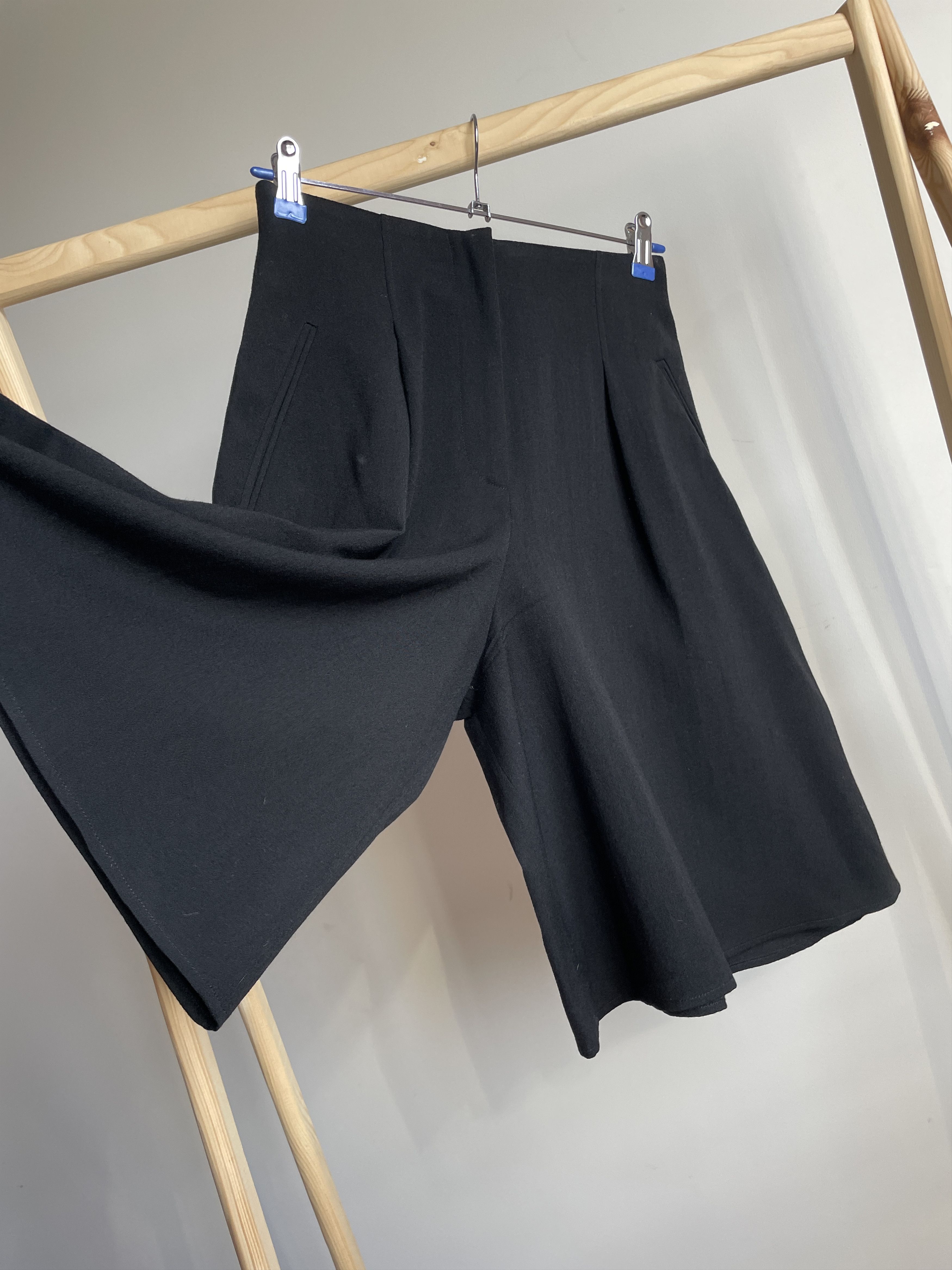Helmut Lang Helmut Lang Collection Calla 80s Womens Pleated Shorts Skirt Size 28" / US 6 / IT 42 - 5 Thumbnail