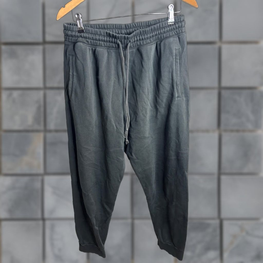 SKIMS Skims Sweatpants Mens M Black Fleece Joggers Athletic Pants Casual Size US 31 - 1 Thumbnail