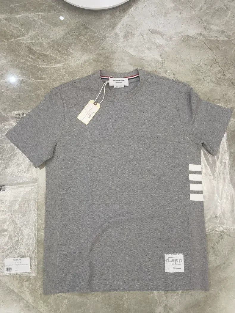 Thom Browne Thom Browne Gray short-sleeved Size US S / EU 44-46 / 1 - 1 Thumbnail
