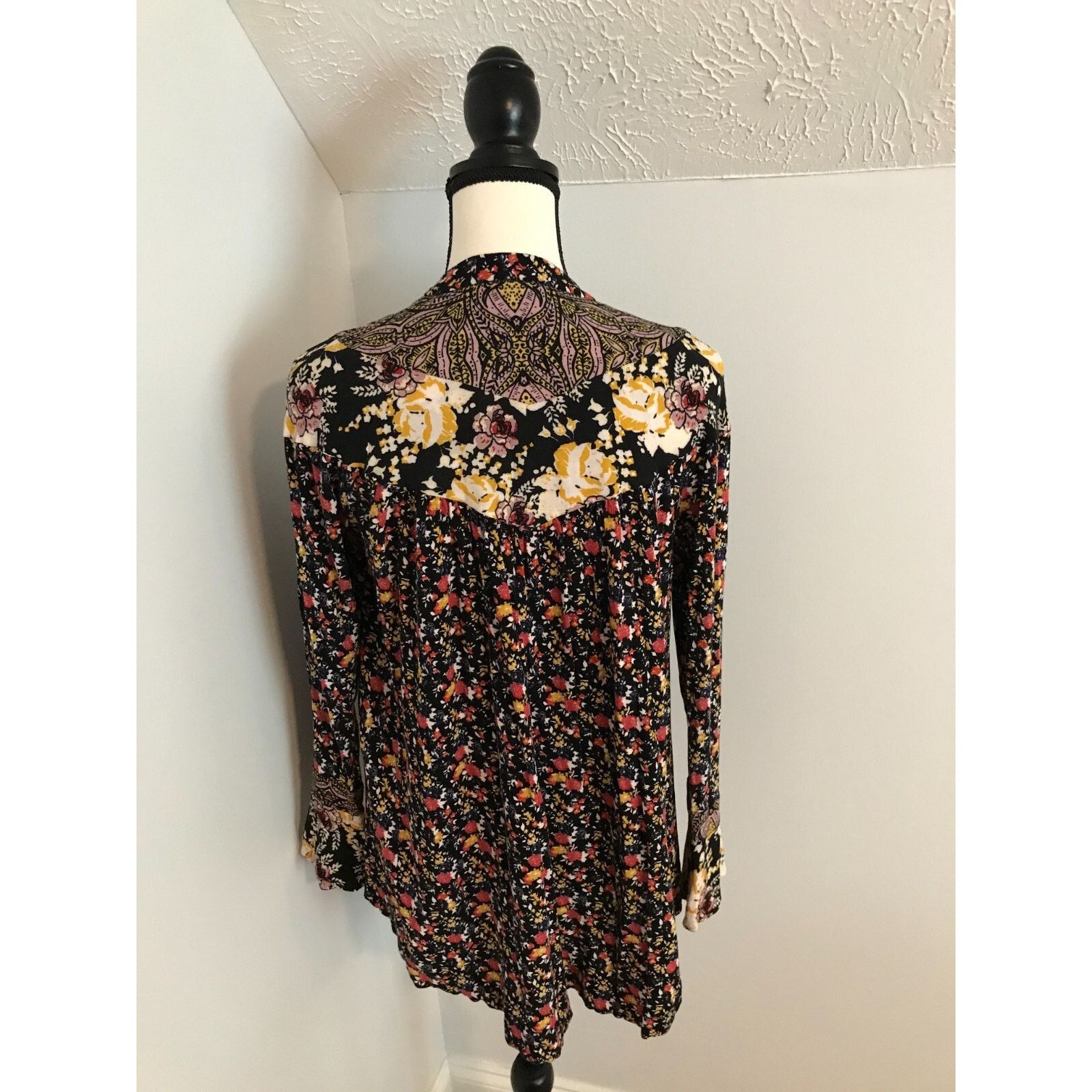 Free People Free People Wildflower Fields Henley Bohemian Tunic Size XS / US 0-2 / IT 36-38 - 4 Thumbnail