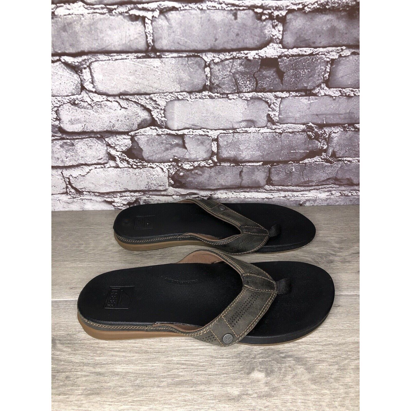 REEF Reef Gray Synthetic Flip-Flops ￼Casual Beach Sandals Men Sz Size US 11 / EU 44 - 17 Thumbnail