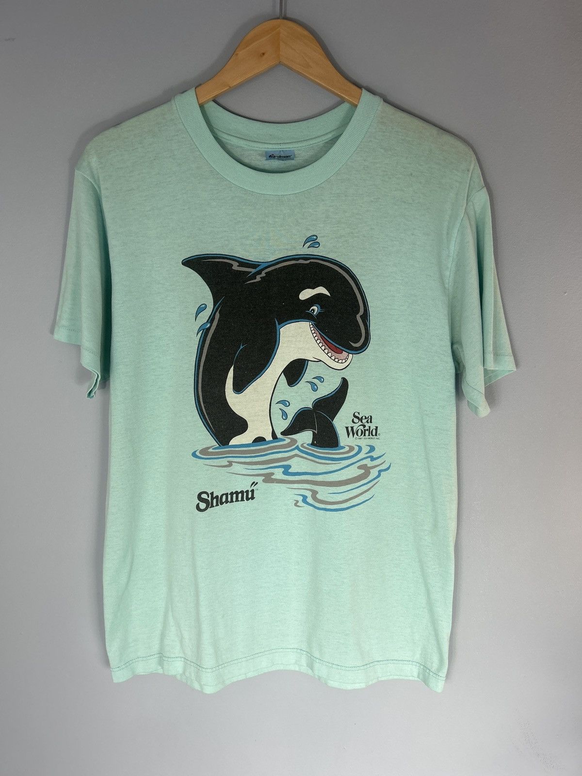 Vintage Vintage 1987 Shamu Sea World Tiffany Blue Promo Tee Size US L / EU 52-54 / 3 - 1 Thumbnail