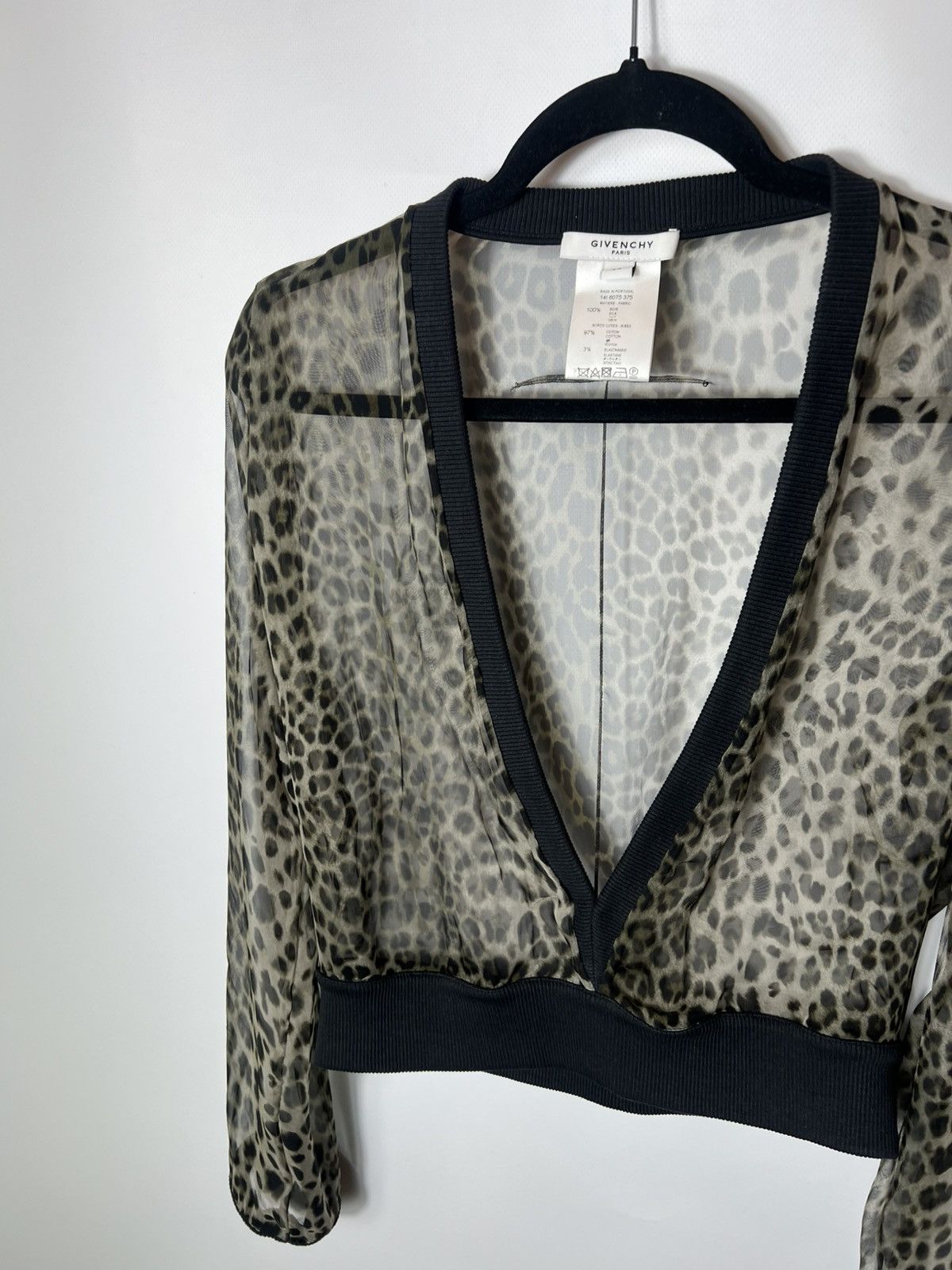 Givenchy Vintage very rare luxury Givenchy Leopard Print Silk Blouse Size M / US 6-8 / IT 42-44 - 3 Thumbnail