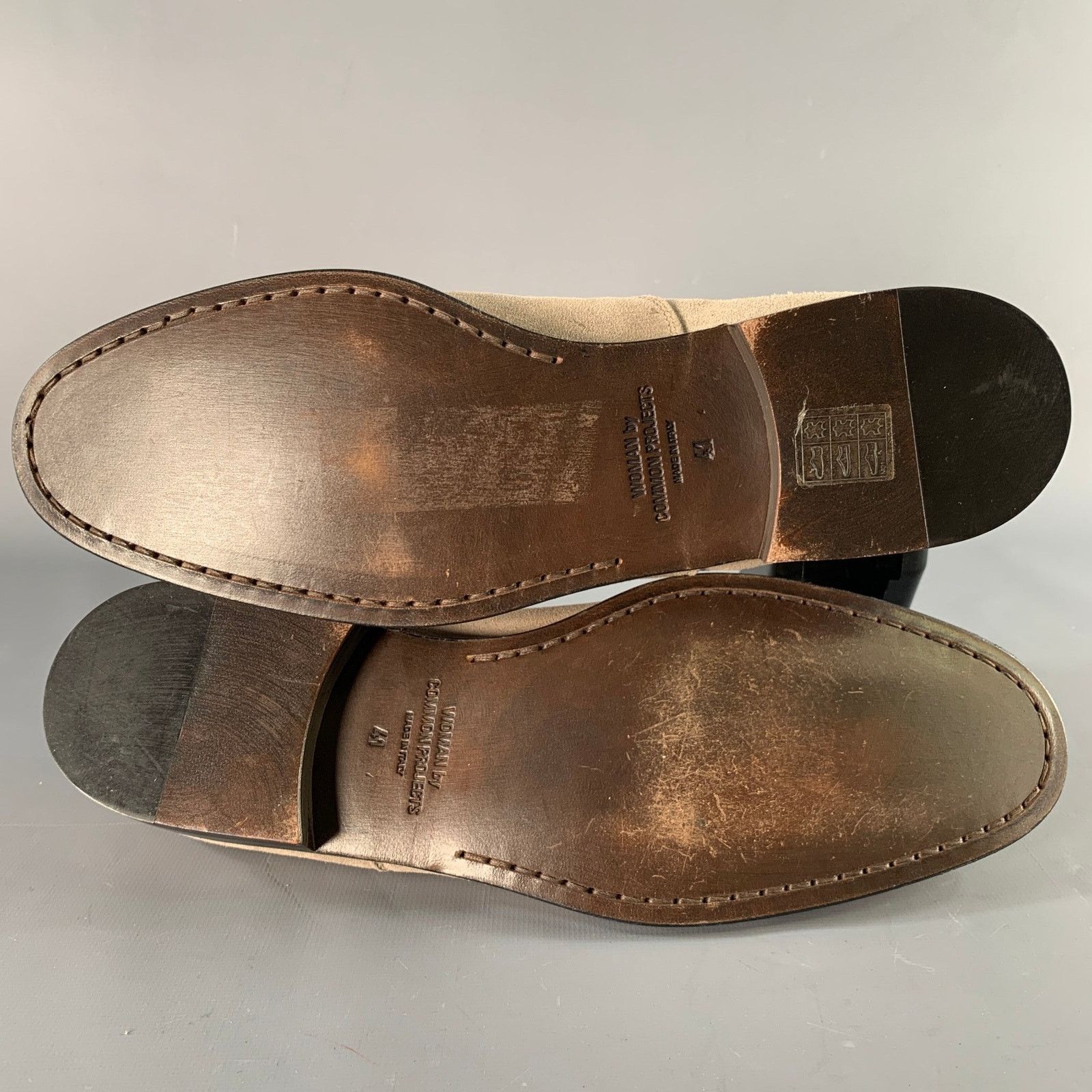 Common Projects COMMON PROJECTS Size 11 Taupe Suede Lace-Up Oxford Shoes Size US 11 / IT 41 - 6 Thumbnail