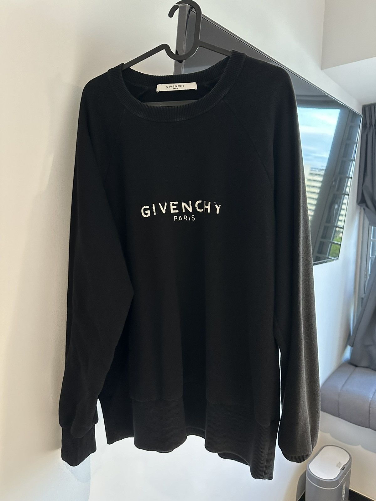 Givenchy Givenchy Distressed Logo Sweater Size US L / EU 52-54 / 3 - 1 Thumbnail