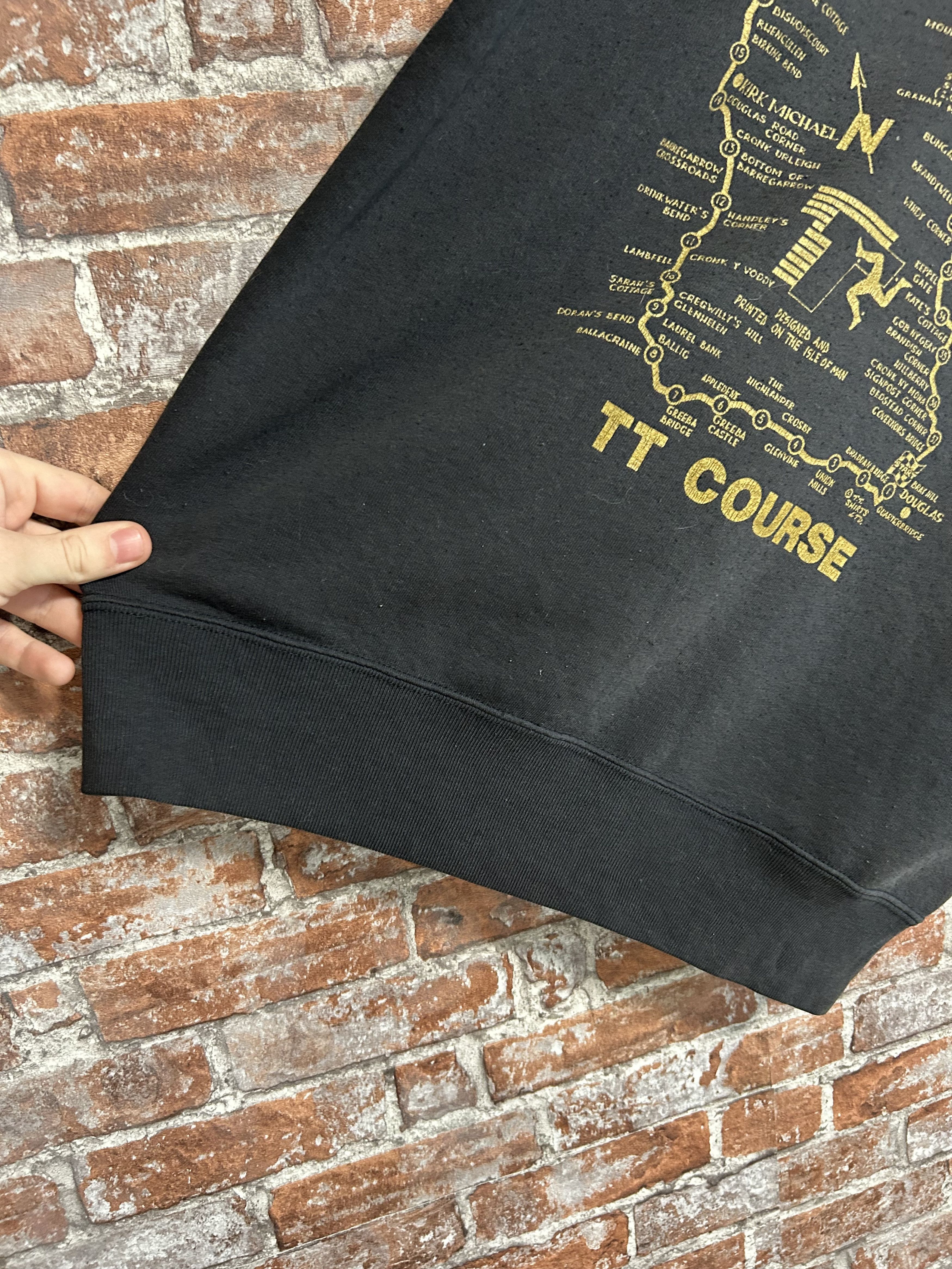 Vintage Vintage 1995 Isle of Man TT Motorcycle Sweatshirt Size US L / EU 52-54 / 3 - 7 Thumbnail