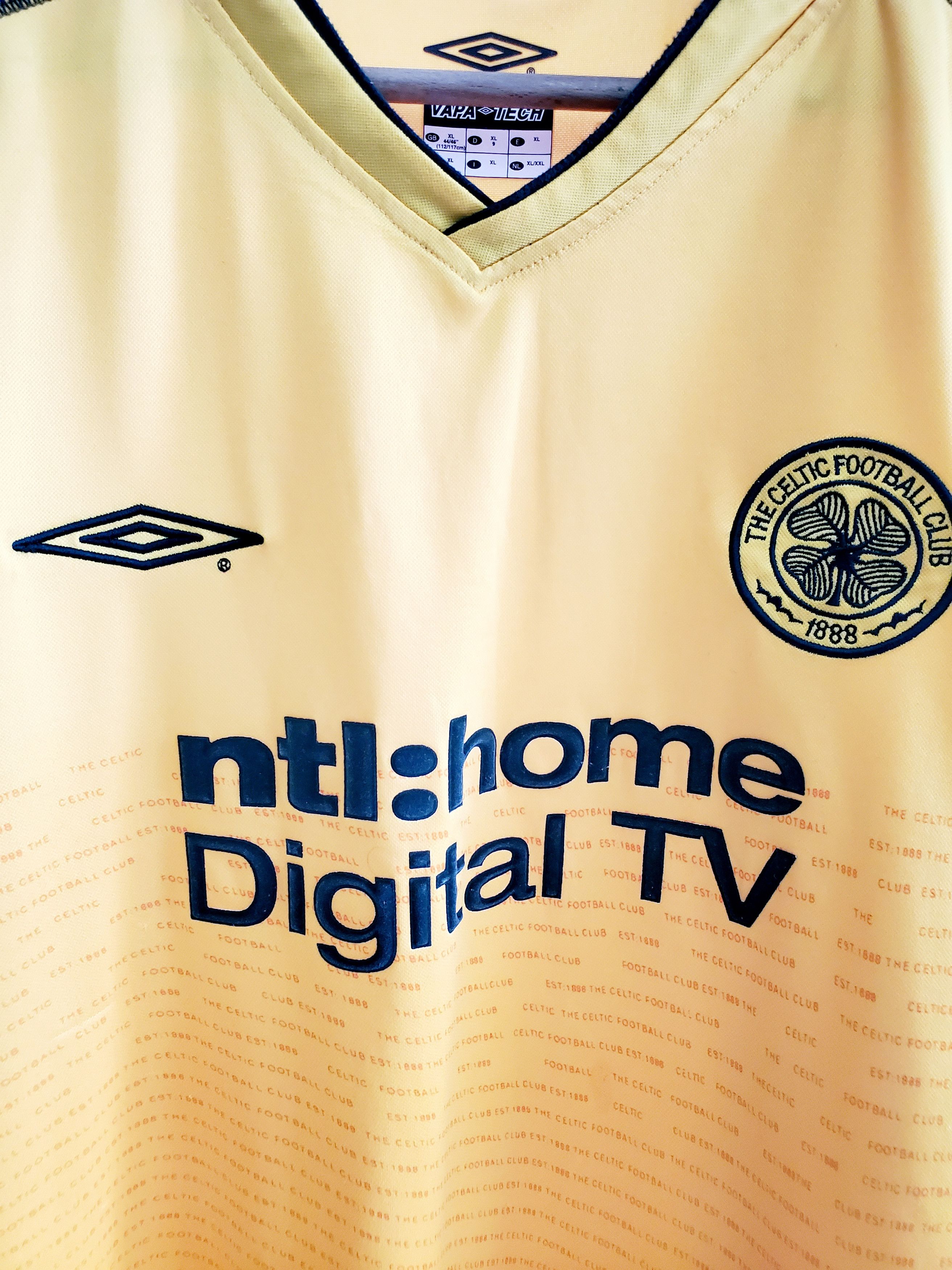 Umbro × Vintage Vintage Celtic Scottish 2002/2003 Away soccer jersey size Xl Size US XL / EU 56 / 4 - 2 Thumbnail