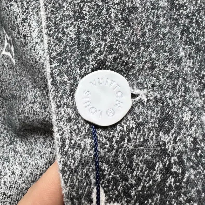 Louis Vuitton Louis Vuitton Starry Sky Gradient Full Print LOGO Denim Wo Size US M / EU 48-50 / 2 - 5 Thumbnail