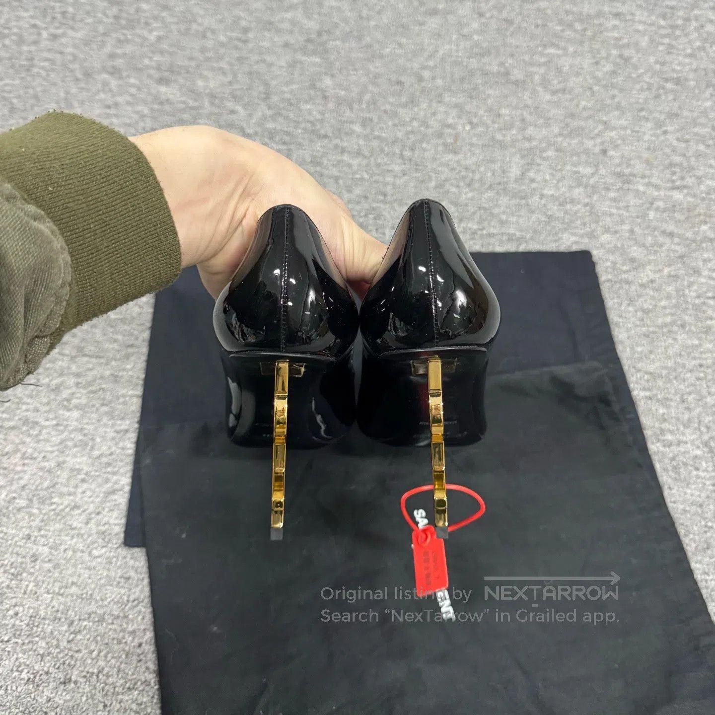 Saint Laurent Paris Saint Laurent Paris Black lacquered, gold-plated, pointed- Size US 7.5 / IT 37.5 - 4 Thumbnail