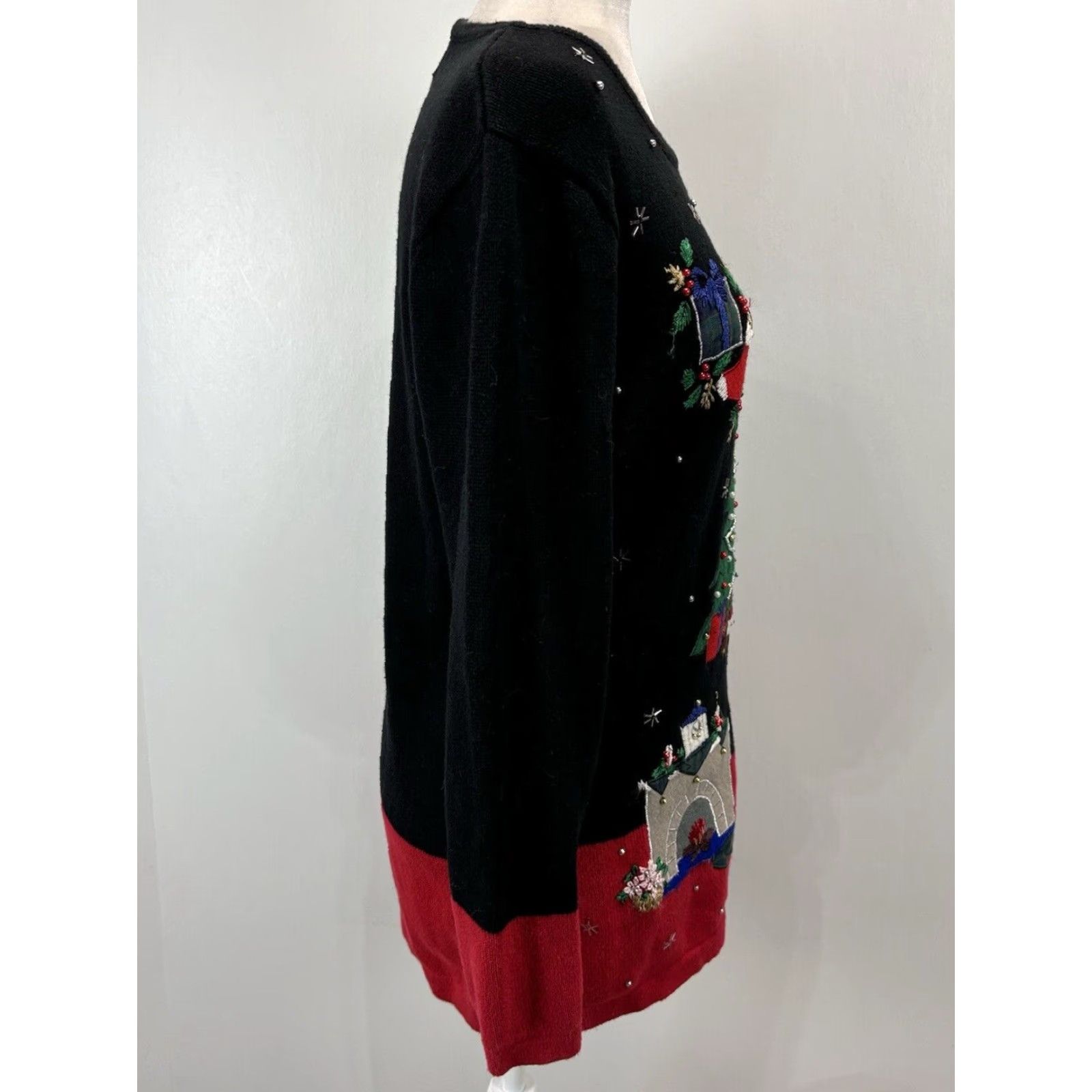Vintage VINTAGE Nutcracker Christmas Tunic Sweater Women's S Black Beaded Embellished Knit Ramie Blend 1960s/70s Mens Womens? Size S / US 4 / IT 40 - 4 Thumbnail
