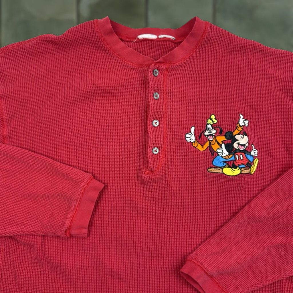 Disney VINTAGE Mickey Goofy Thermal Henley Shirt Adult Large Red Disney World Embroidered 90s Mens Tee Size US L / EU 52-54 / 3 - 1 Thumbnail