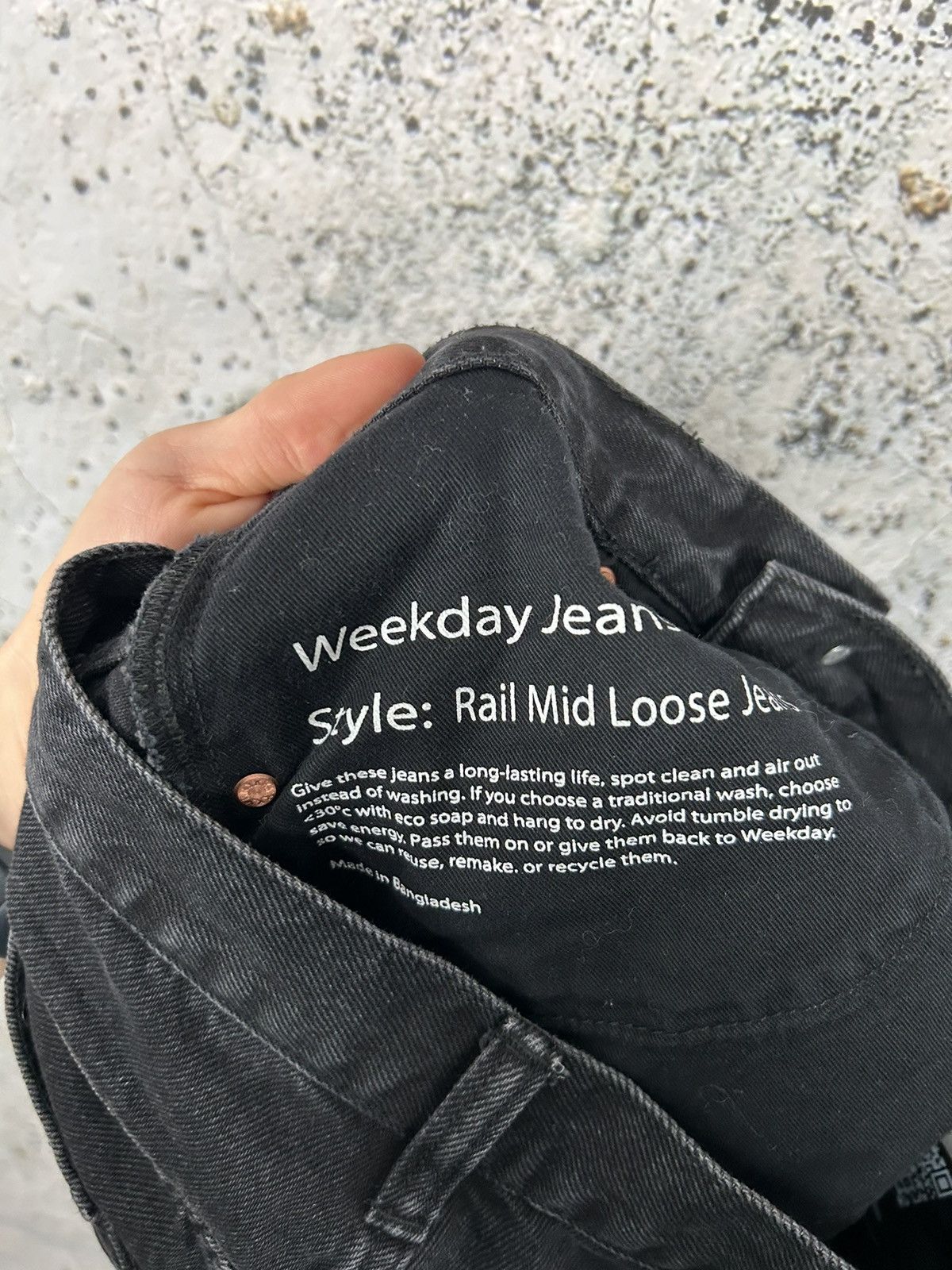 Weekday Weekday Rail Mid Loose Jeans Denim Streetwear Hype Size US 27 - 6 Thumbnail