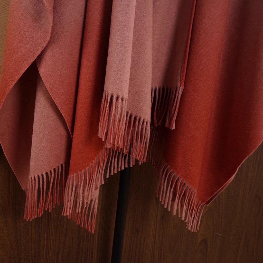 Loro Piana Loro Piana 100% Cashmere Gradient Large Wrap Women Size L / US 10 / IT 46 - 6 Thumbnail