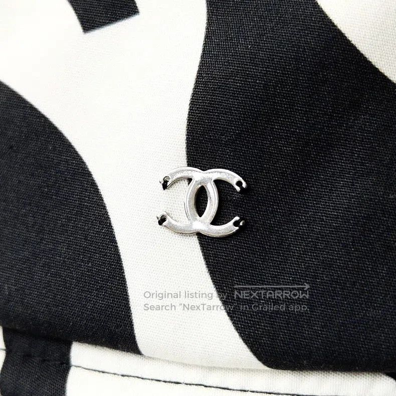 Chanel Chanel SizeM French black and white colour block double C f Size ONE SIZE - 3 Thumbnail