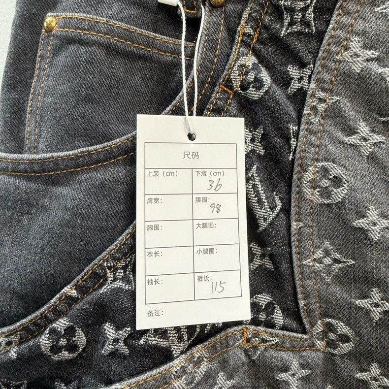 Louis Vuitton Louis Vuitton 23 New Logo Letter Print Irregular Cut Decon Size US 36 / EU 52 - 2 Thumbnail