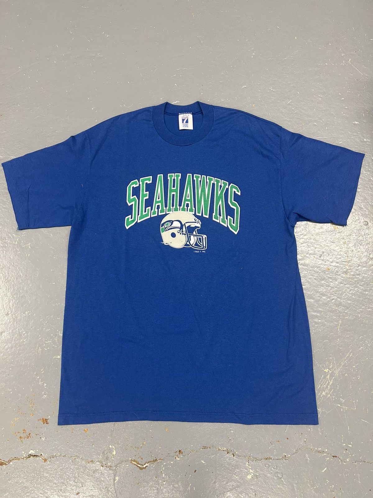 Logo 7 Crazy Vintage 90s Essential Seattle Seahawks NFL Tee Shirt Size US L / EU 52-54 / 3 - 1 Thumbnail