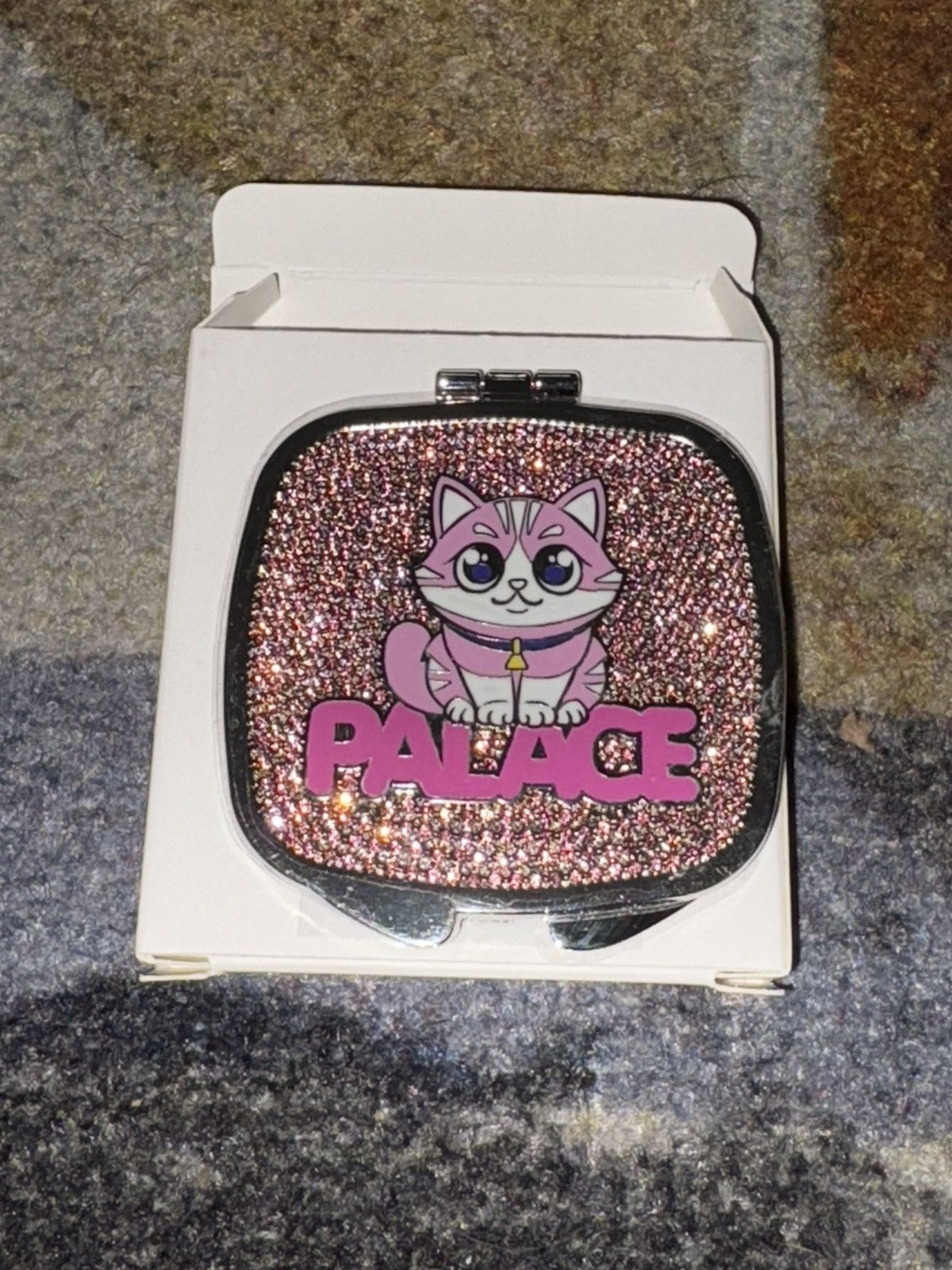 Palace Palace Kitty Compact Mirror Pink Size ONE SIZE - 1 Thumbnail