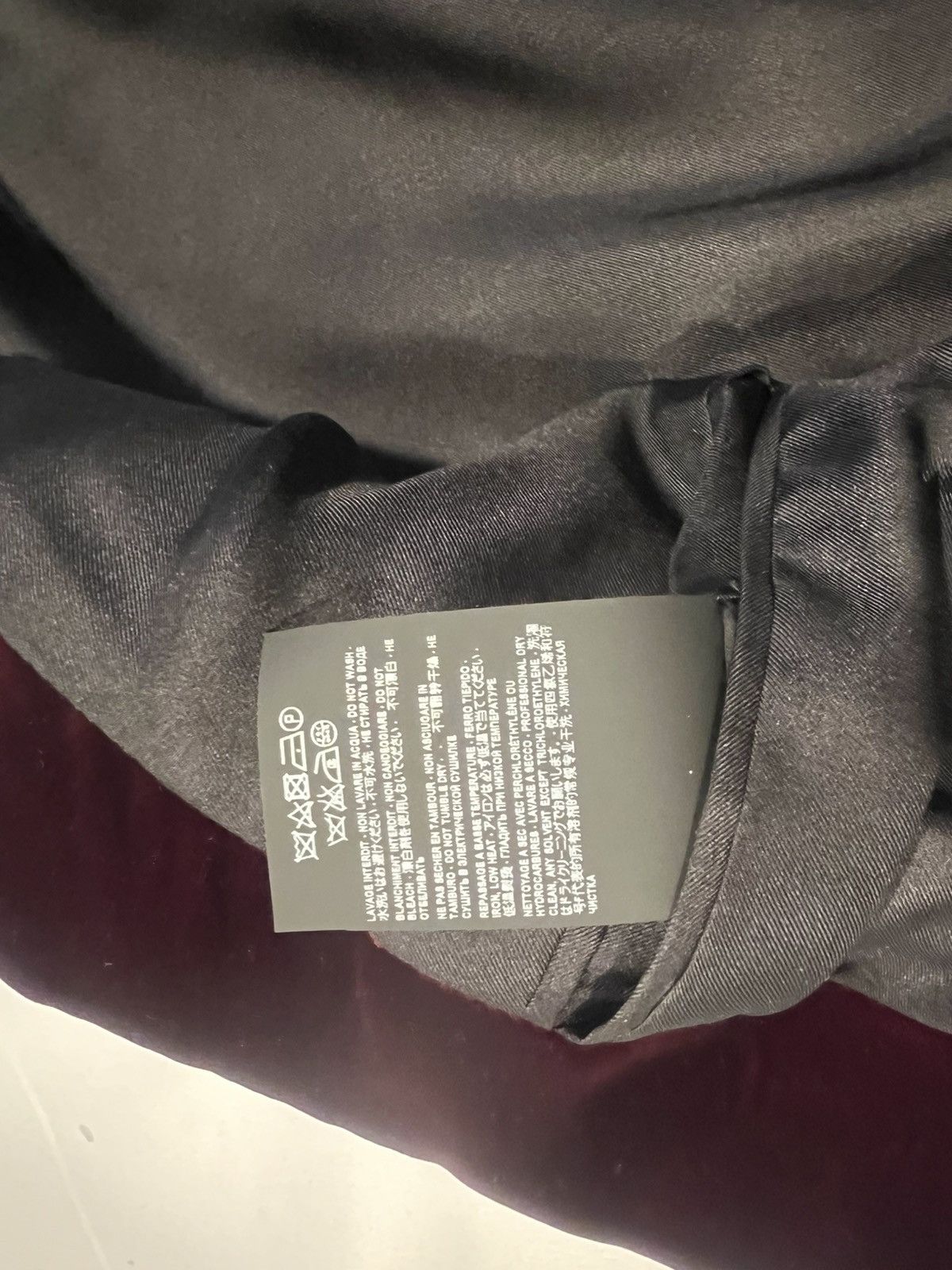 Saint Laurent Paris Saint Laurent velvet Blazer. 38/48. $3290 Size 38R - 11 Thumbnail