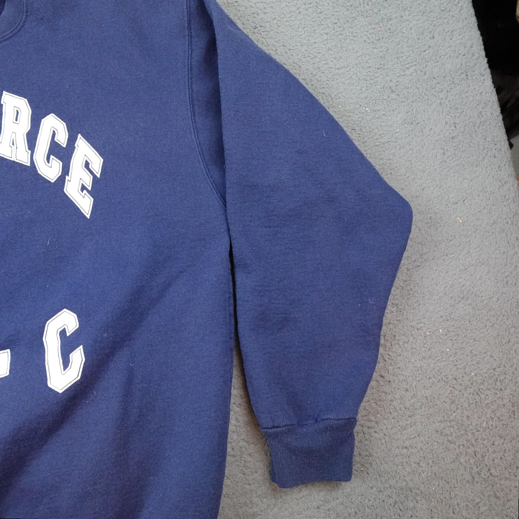Vintage VINTAGE TMG Air Force ROTC Sweatshirt Mens M Navy Blue Fleece Crewneck USA Size US M / EU 48-50 / 2 - 3 Thumbnail