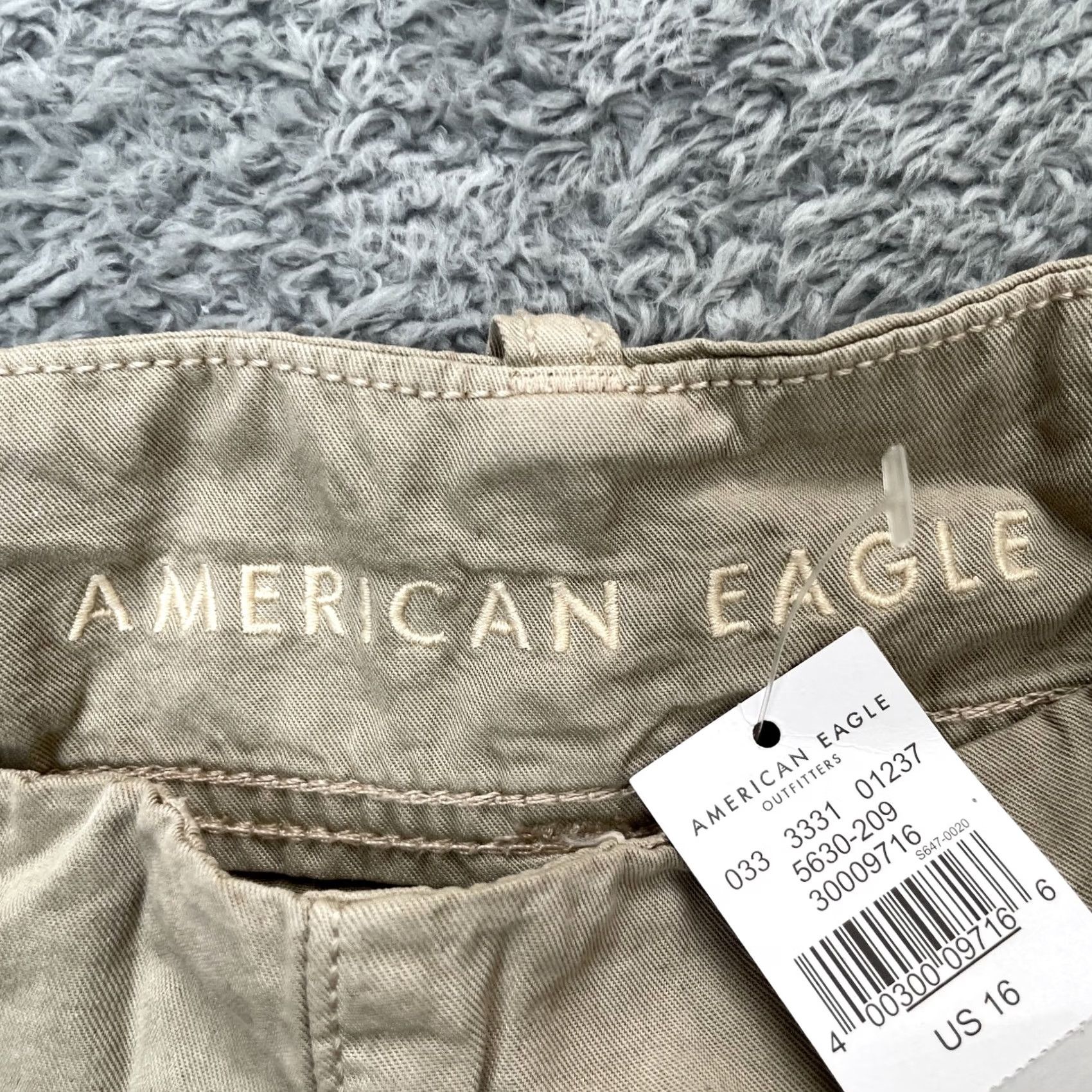 American Eagle Outfitters American Eagle Outfitters Shorts Womens 16 Beige Chino High Waisted Golf Preppy Rise High Inseam 5 in Regular Size 16 Vintage Size 38" / US 16 / IT 52 - 3 Thumbnail