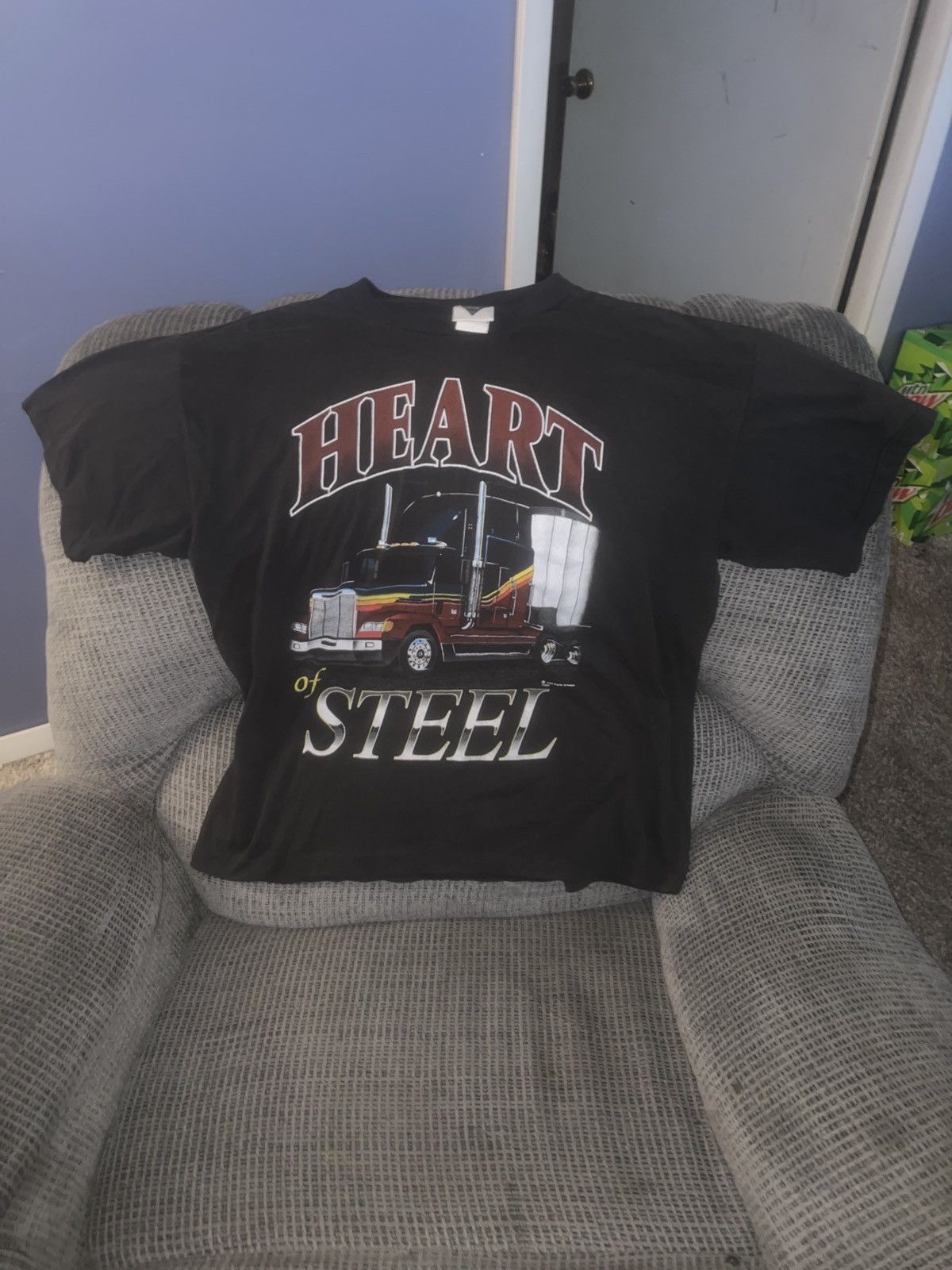 Vintage SSI Signal Artwear Heart Of Steel Tee Size US XL / EU 56 / 4 - 1 Thumbnail