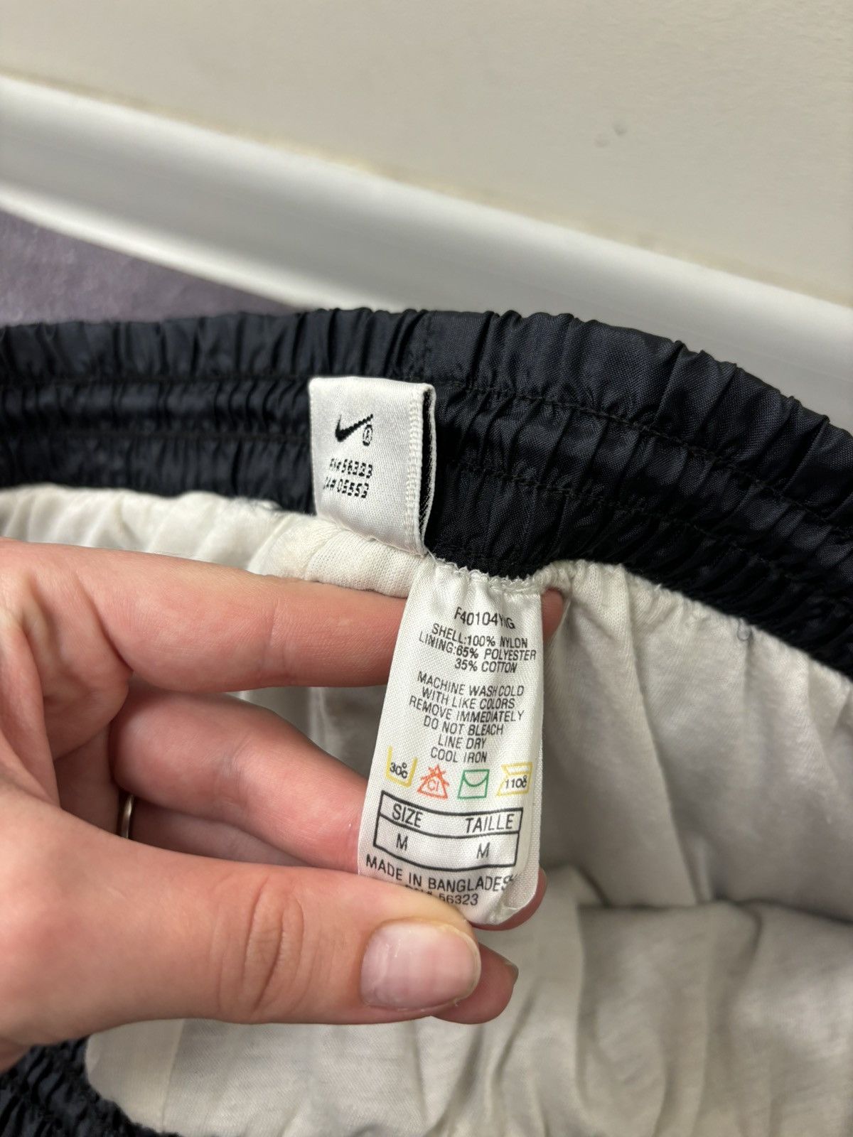 Nike Vintage 90s Nike Y2K Retro Hype Black Nylon Track Pants Size US 32 / EU 48 - 12 Thumbnail